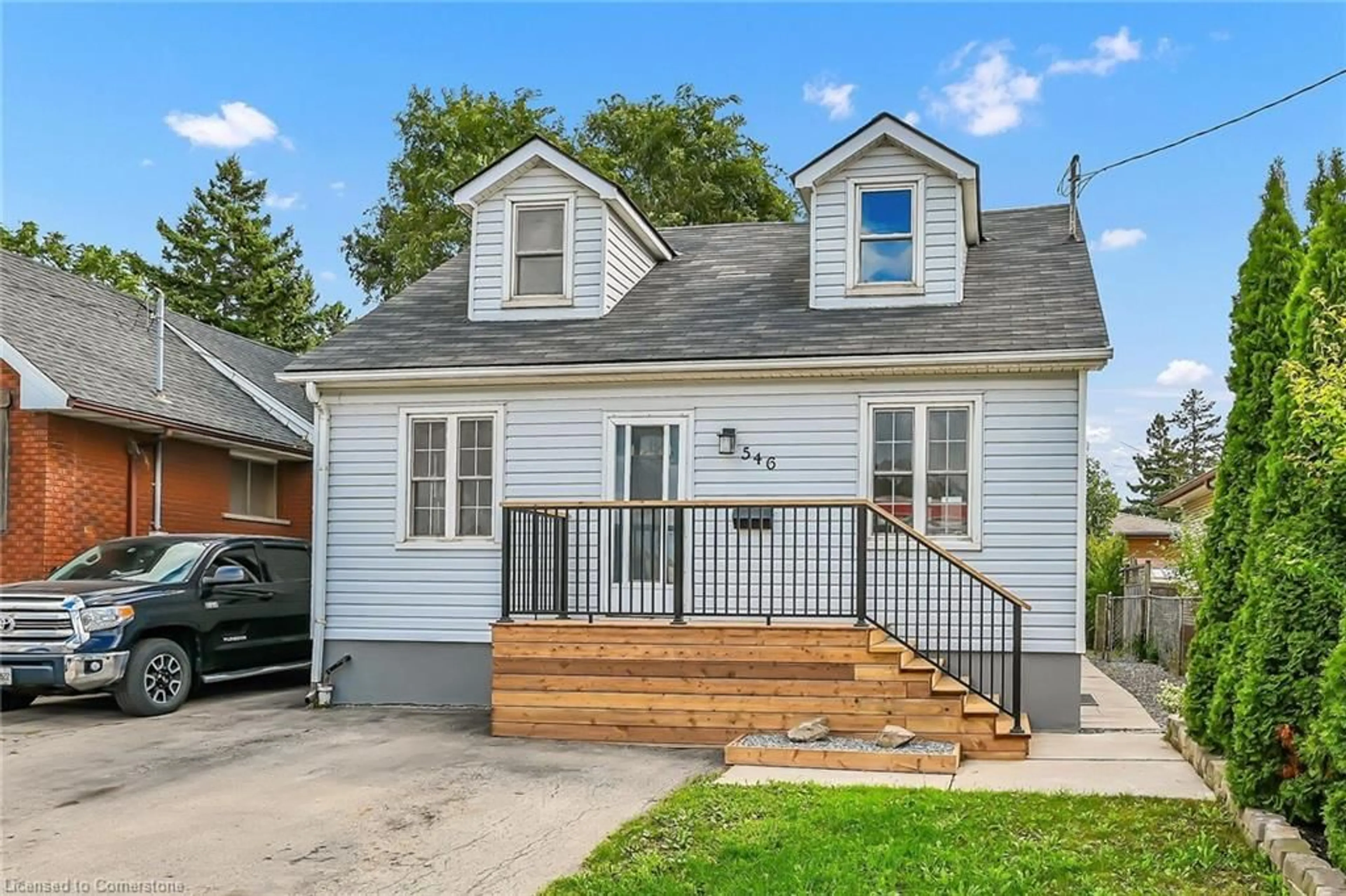 Frontside or backside of a home, cottage for 546 Woodward Ave, Hamilton Ontario L8H 6P1