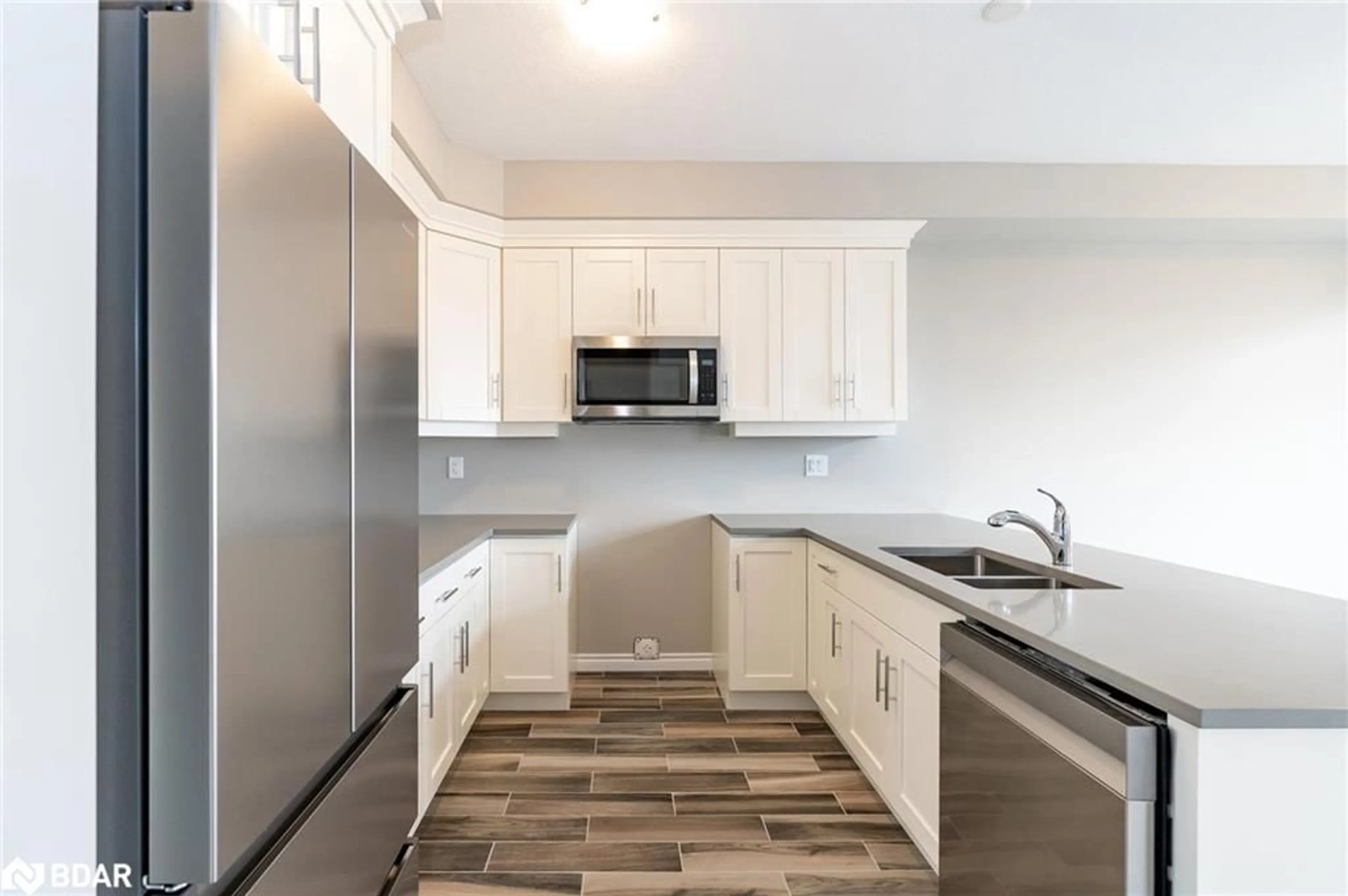 Standard kitchen, wood floors, cottage for 1052 Wright Dr, Midland Ontario L4R 0E4
