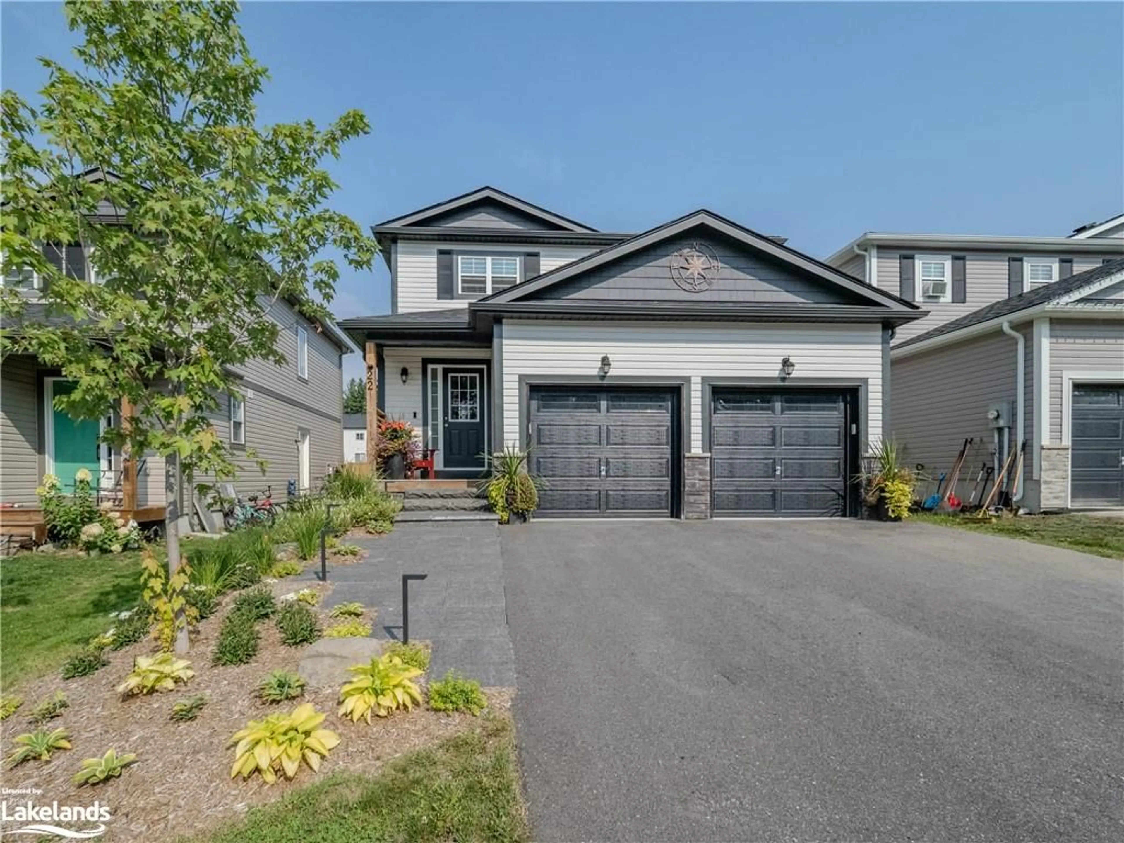 Frontside or backside of a home, the street view for 22 Quinn Forest Dr, Bracebridge Ontario P1L 0C8