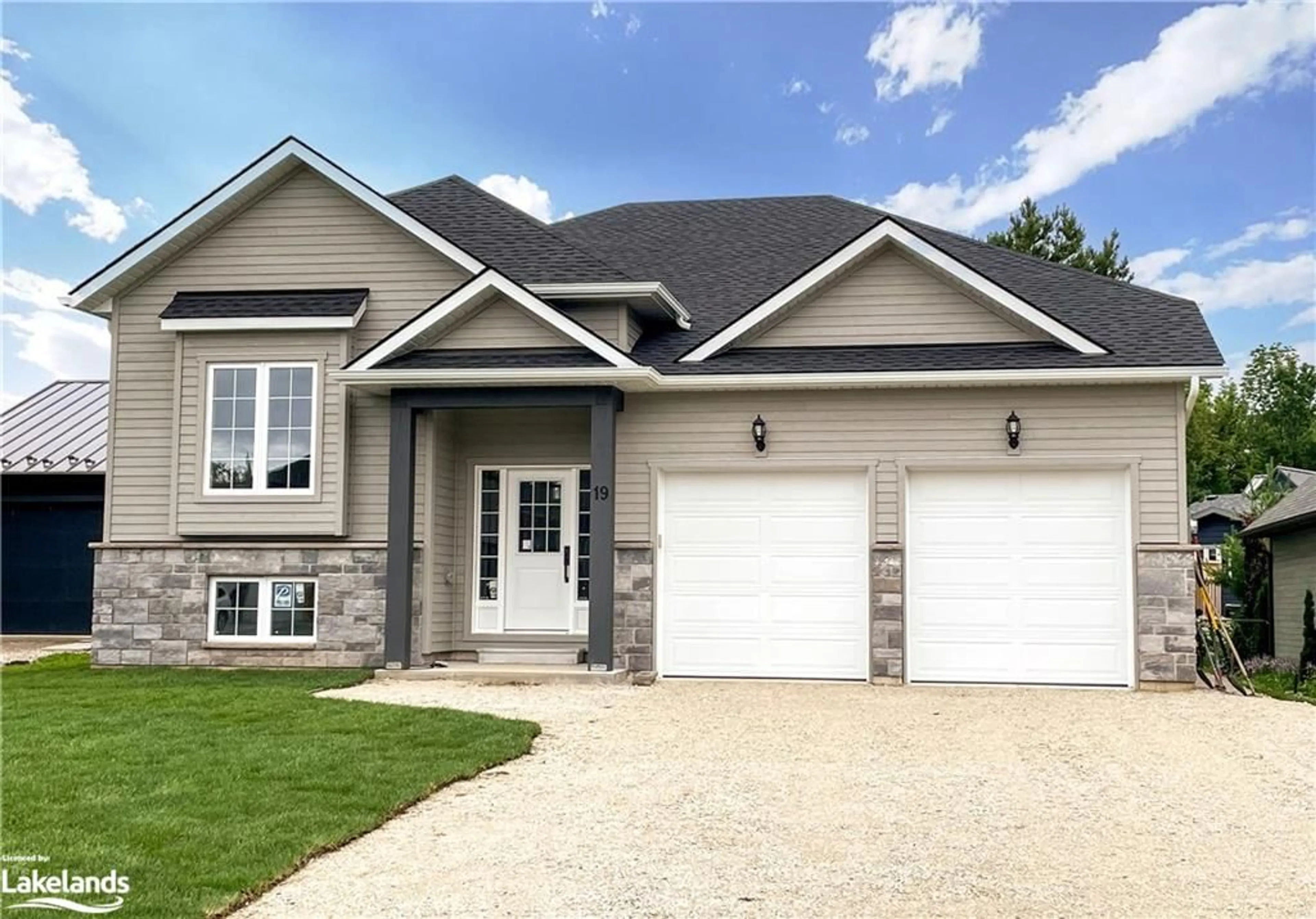 Frontside or backside of a home, cottage for 19 Gordon Cres, Meaford Ontario N4L 1C7