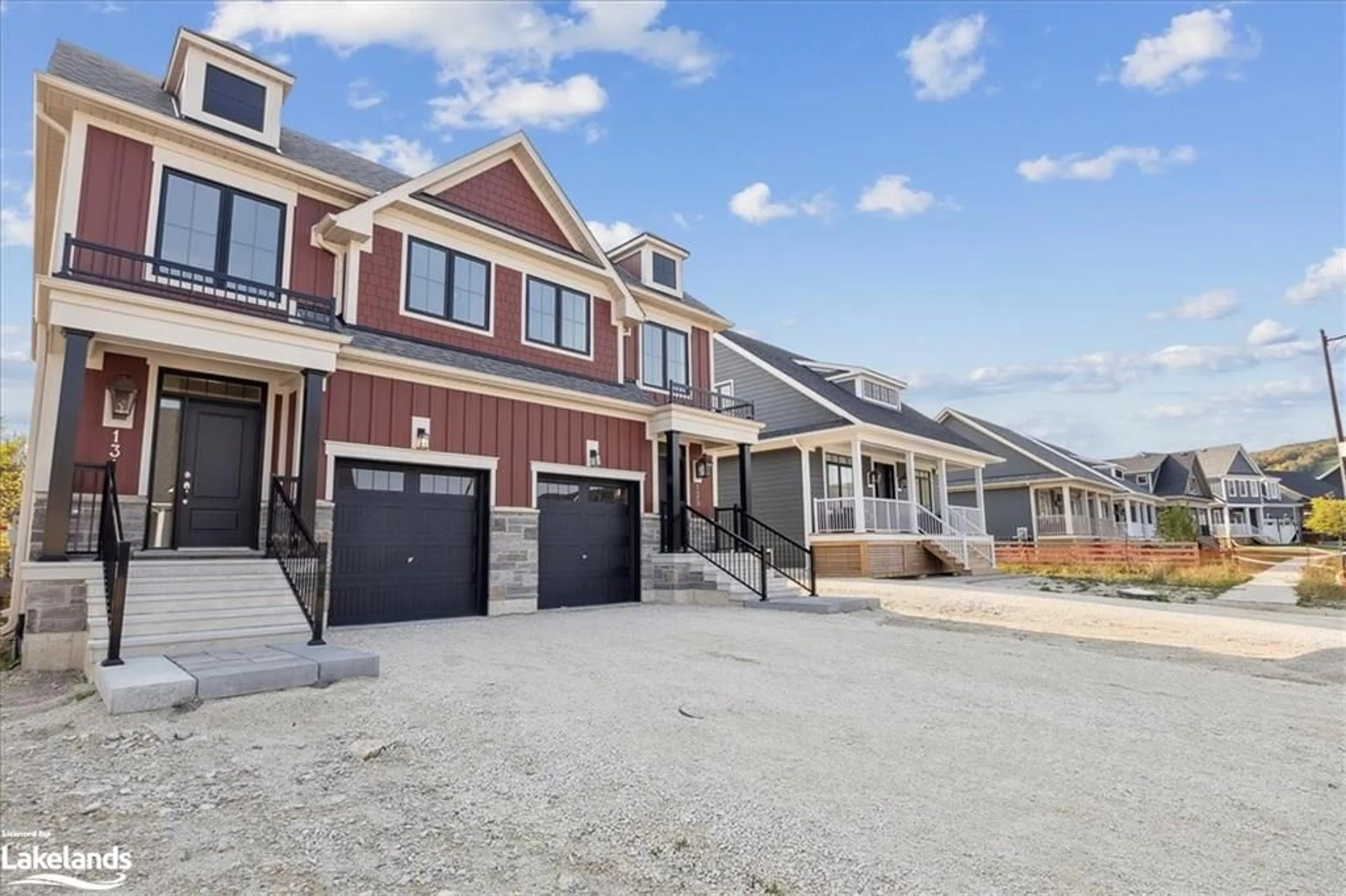 A pic from exterior of the house or condo, the street view for 131 White Oak Cres, The Blue Mountains Ontario L9Y 0Z3