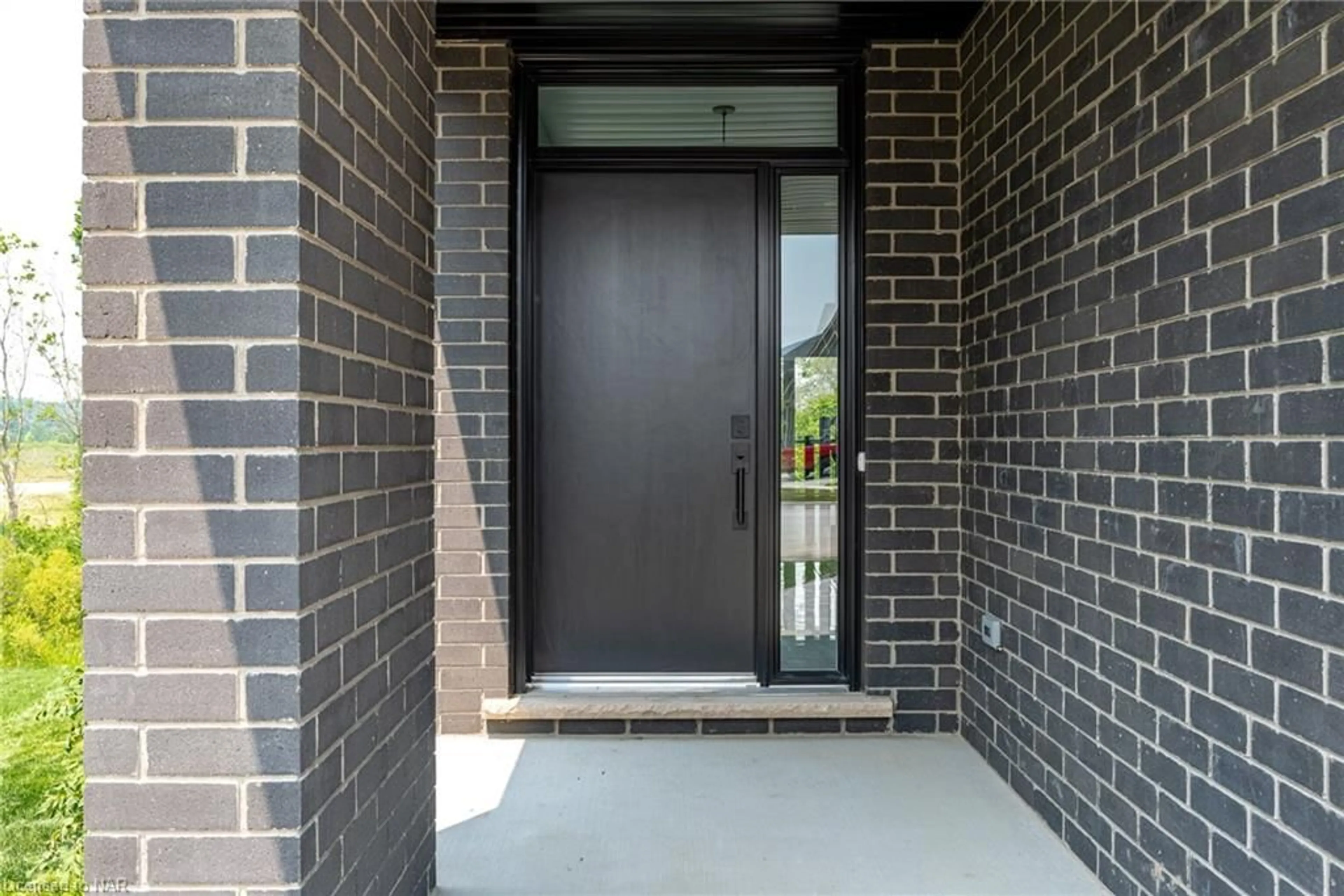 Indoor entryway, cement floor for 3953 Mitchell Cres, Stevensville Ontario L0S 1S0