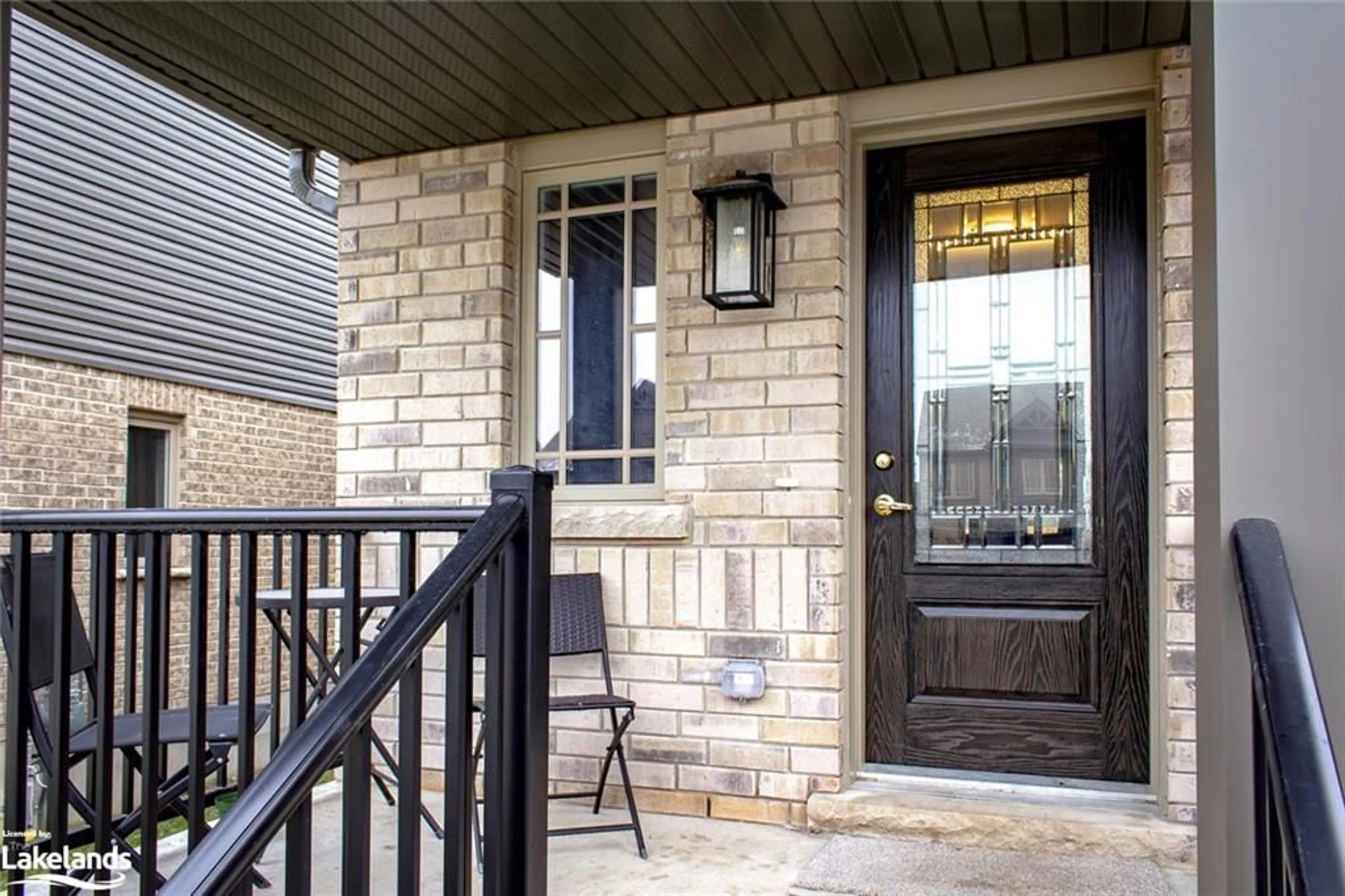 Indoor entryway, wood floors for 131 Stonebrook Way, Markdale Ontario N0C 1H0