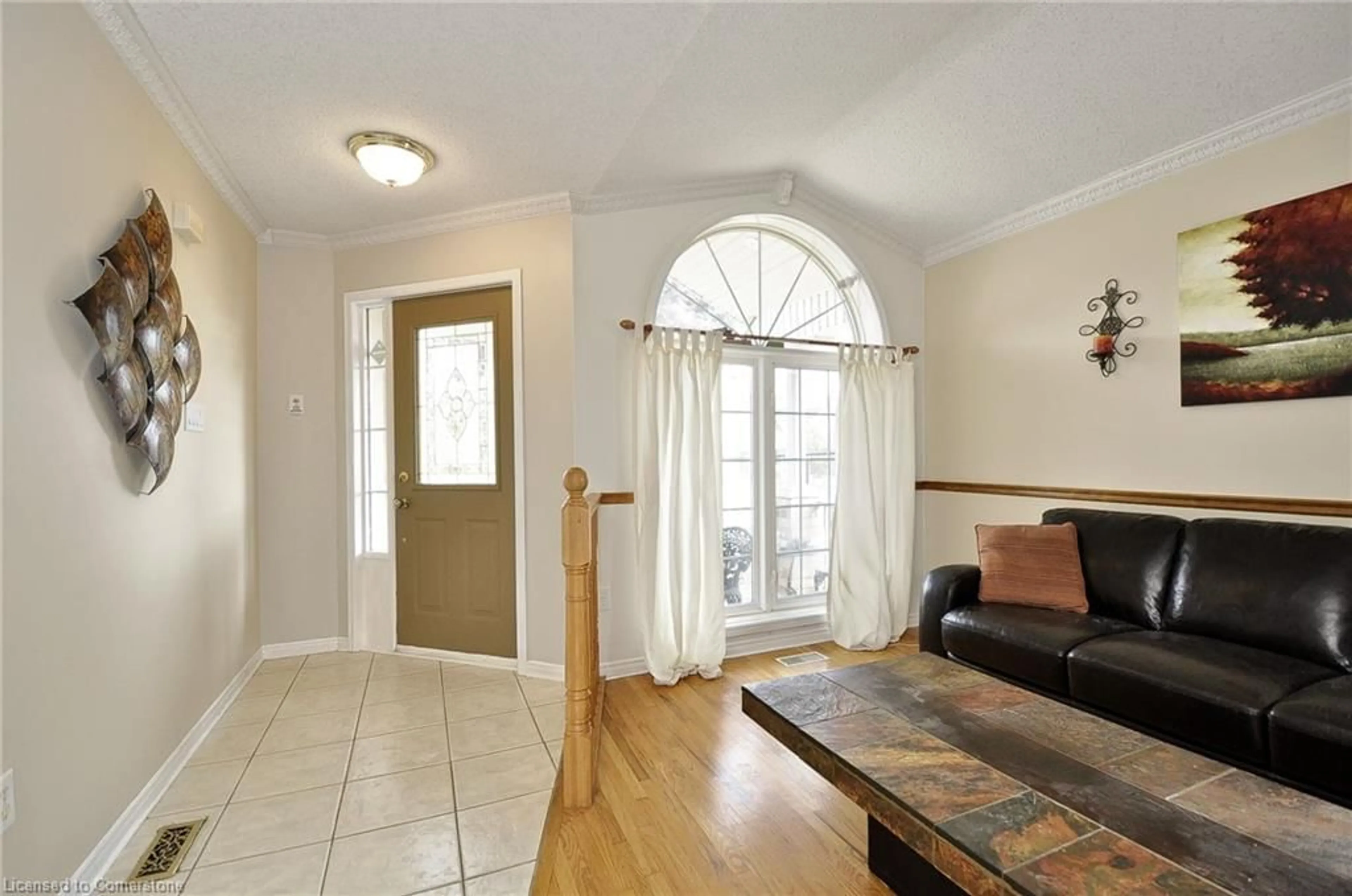 Indoor entryway, wood floors for 255 Green Vista Dr, Cambridge Ontario N1T 1Z1