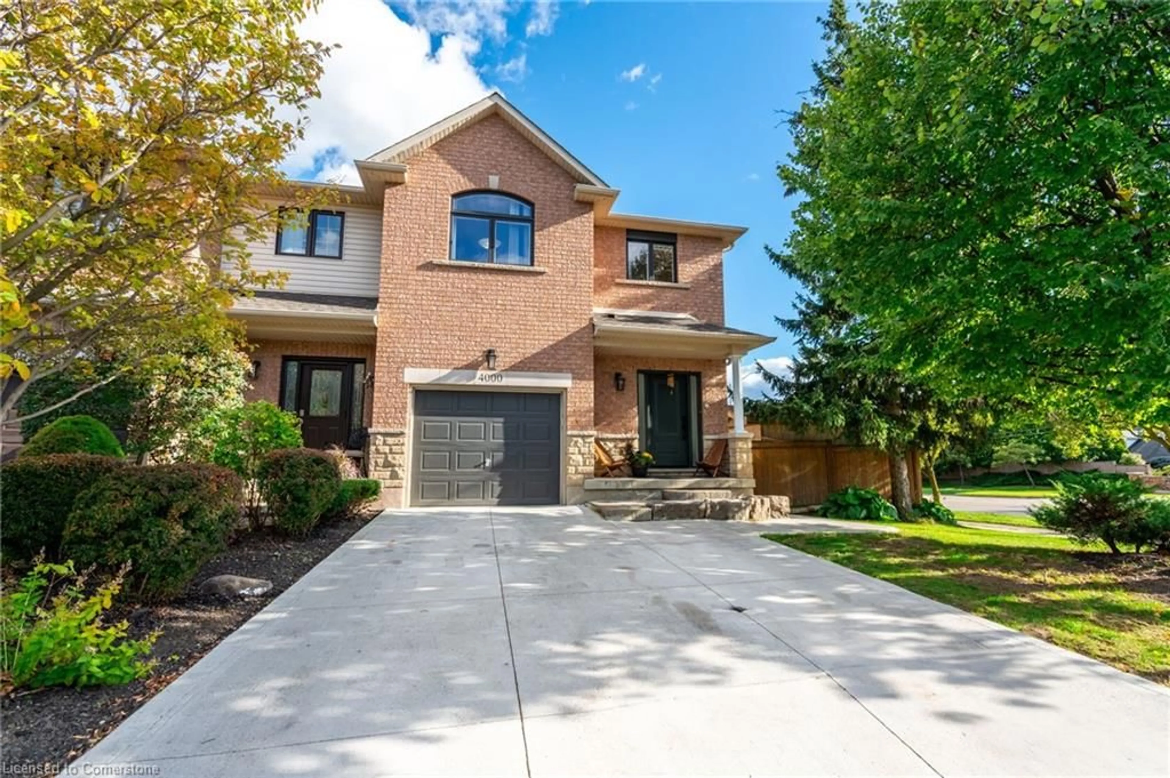 Home with brick exterior material for 4000 Alexan Cres, Burlington Ontario L7M 5A8