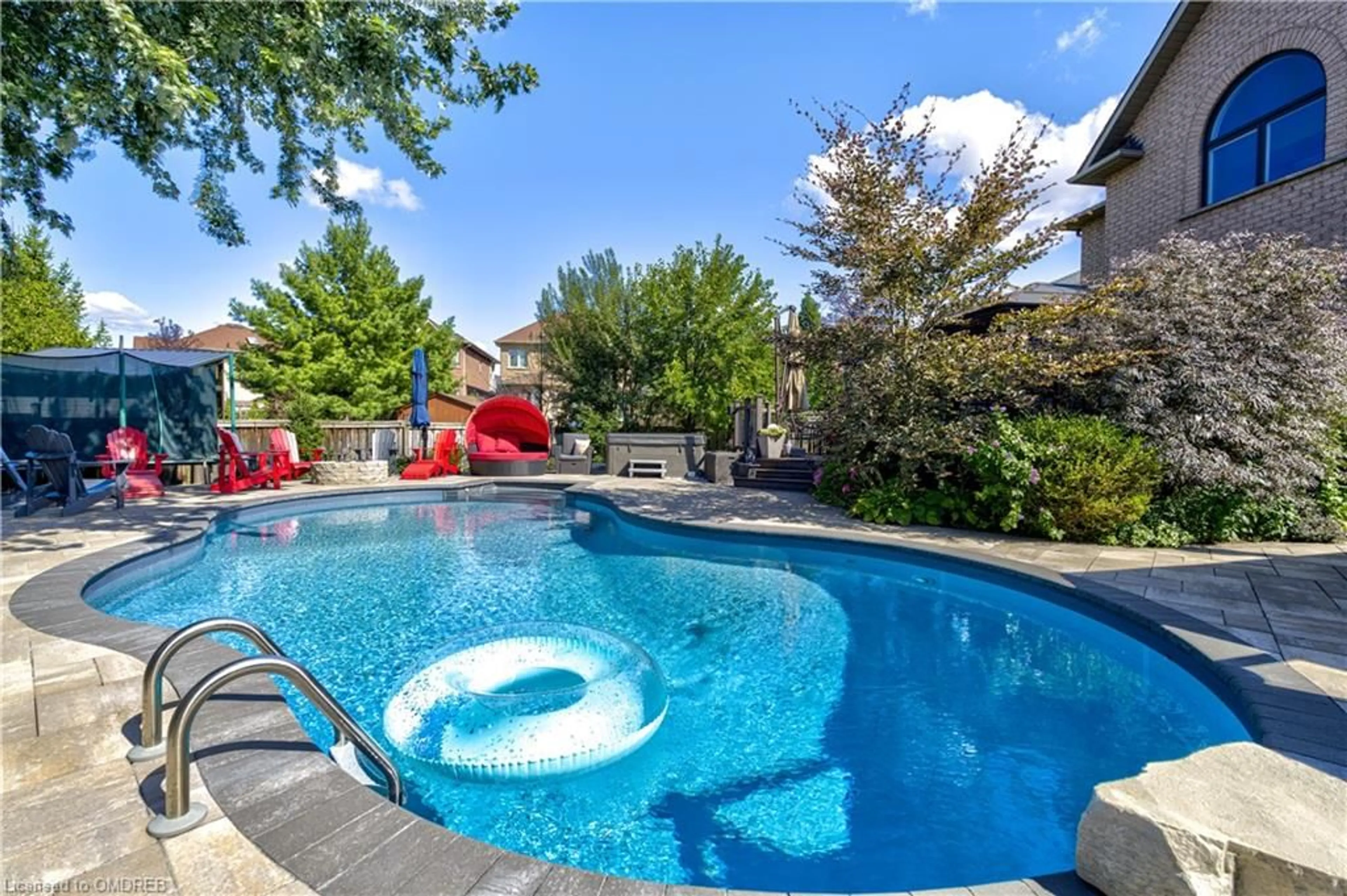 Indoor or outdoor pool for 3410 Robin Hill Cir, Oakville Ontario L6L 6X2