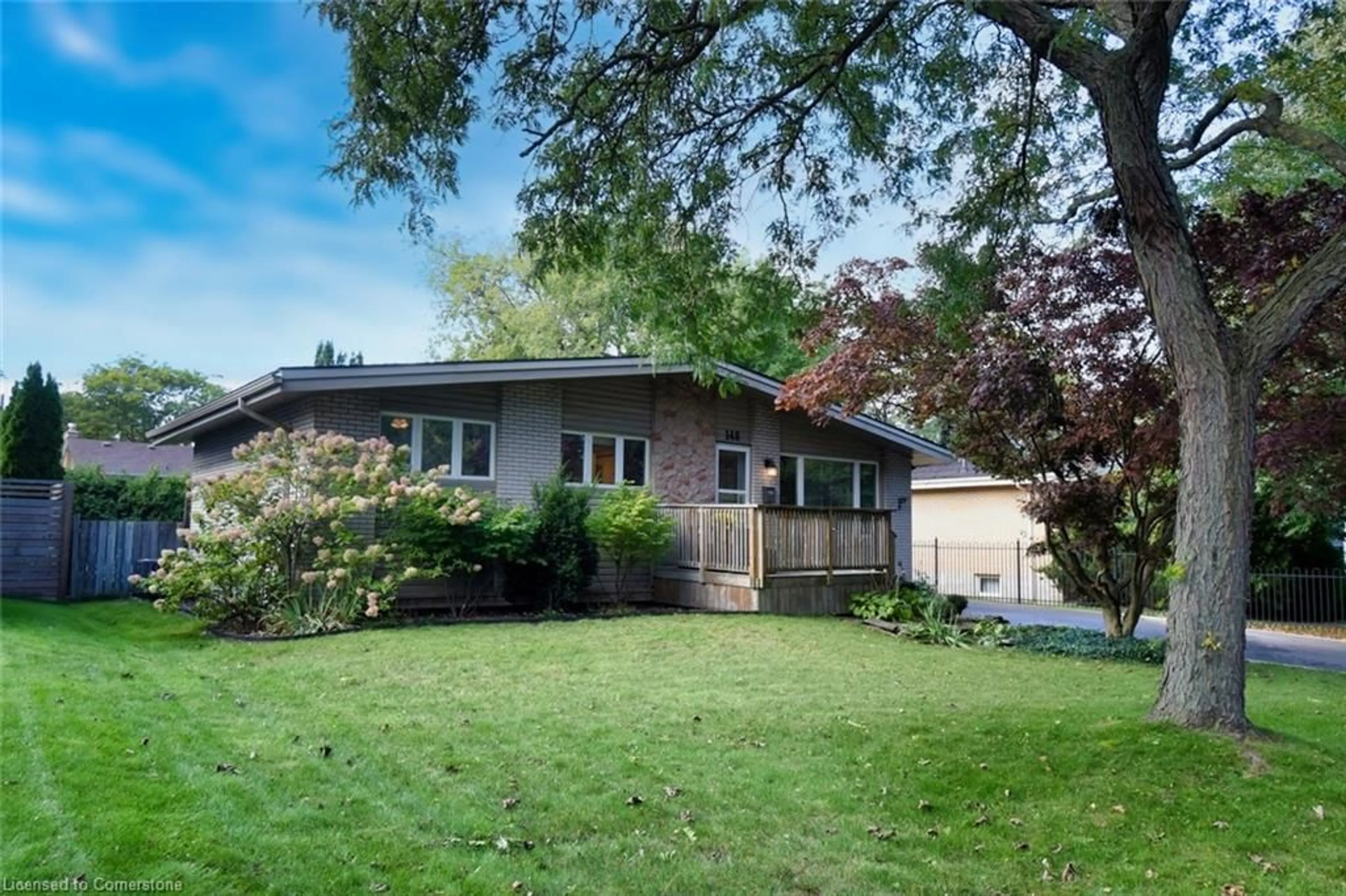 Frontside or backside of a home for 148 West 34th St, Hamilton Ontario L9C 5K3