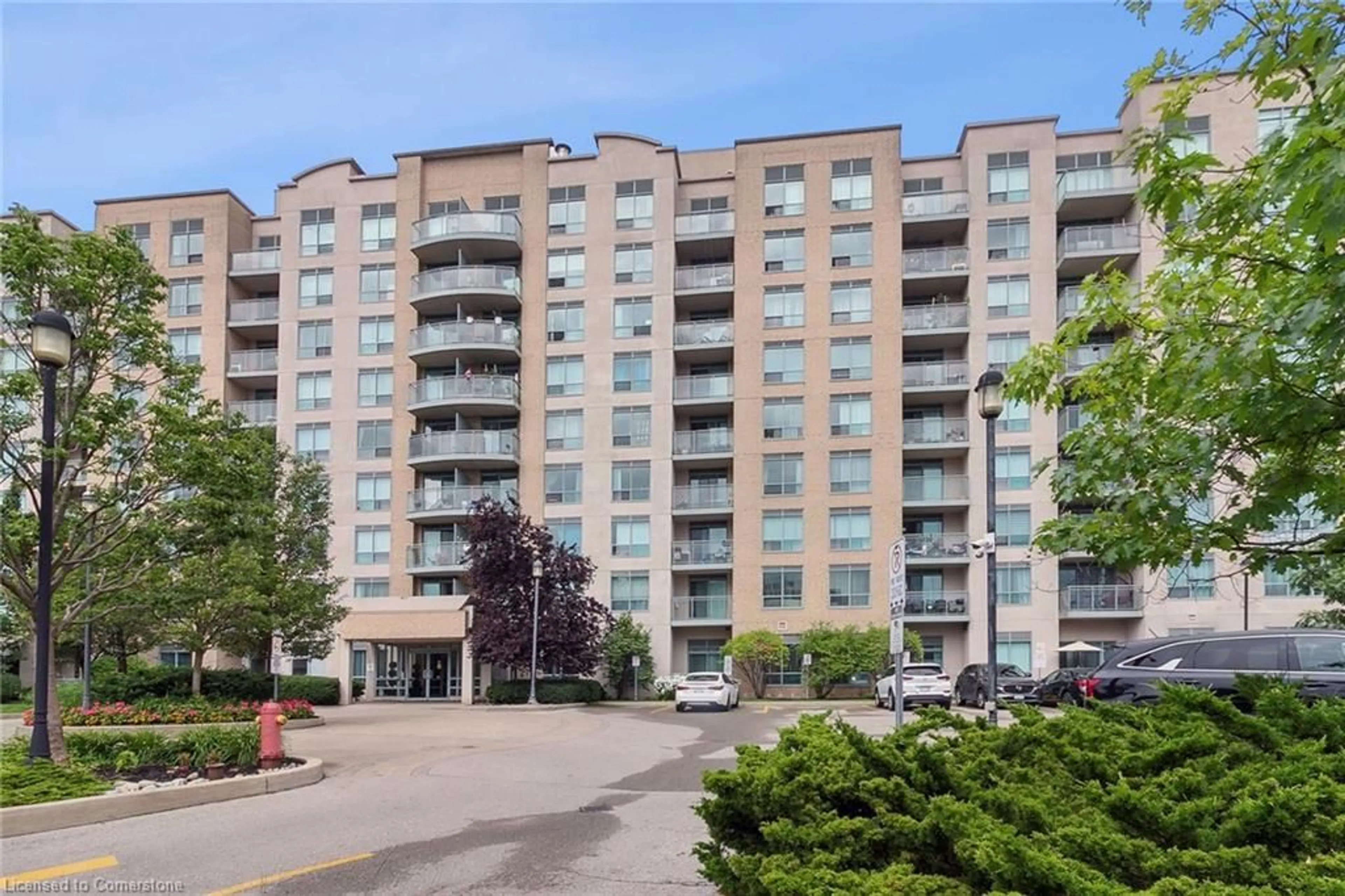 A pic from exterior of the house or condo for 51 Baffin Crt #316, Richmond Hill Ontario L4B 4P6