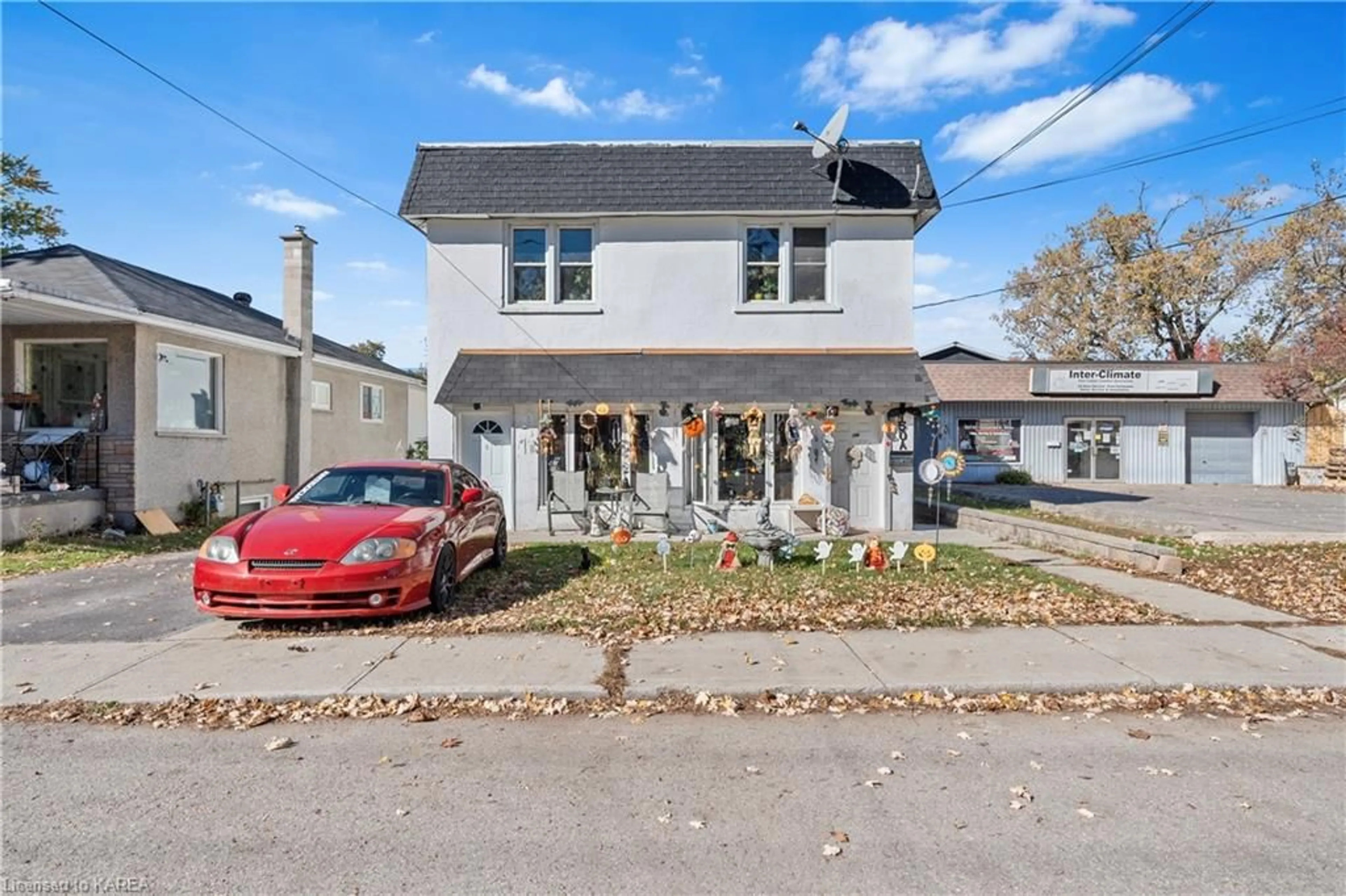 A pic from exterior of the house or condo, the street view for 150 Brock St, Brockville Ontario K6V 4G4