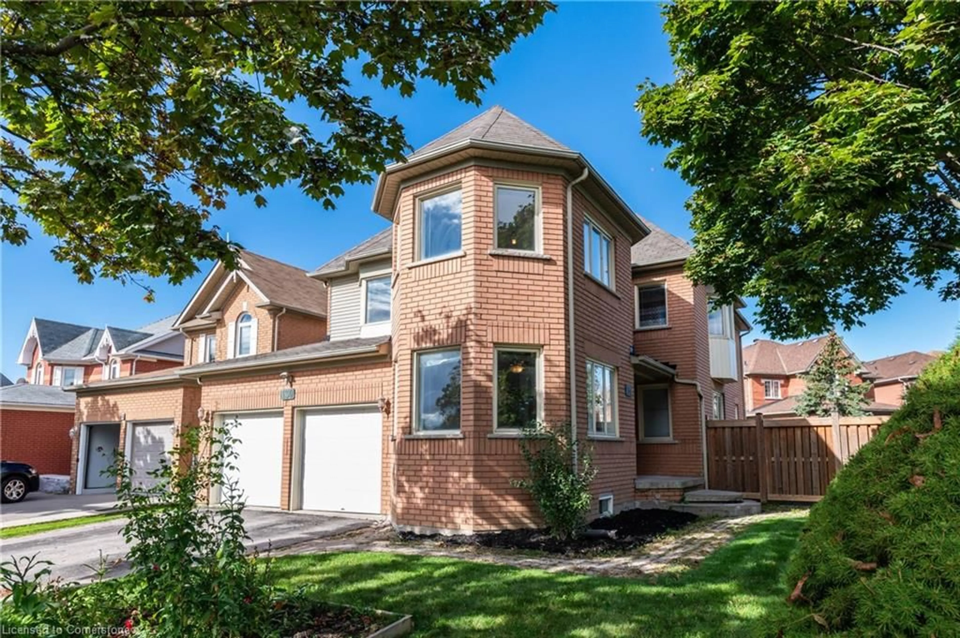 Home with brick exterior material for 139 Shady Pine Cir, Brampton Ontario L6R 1N6