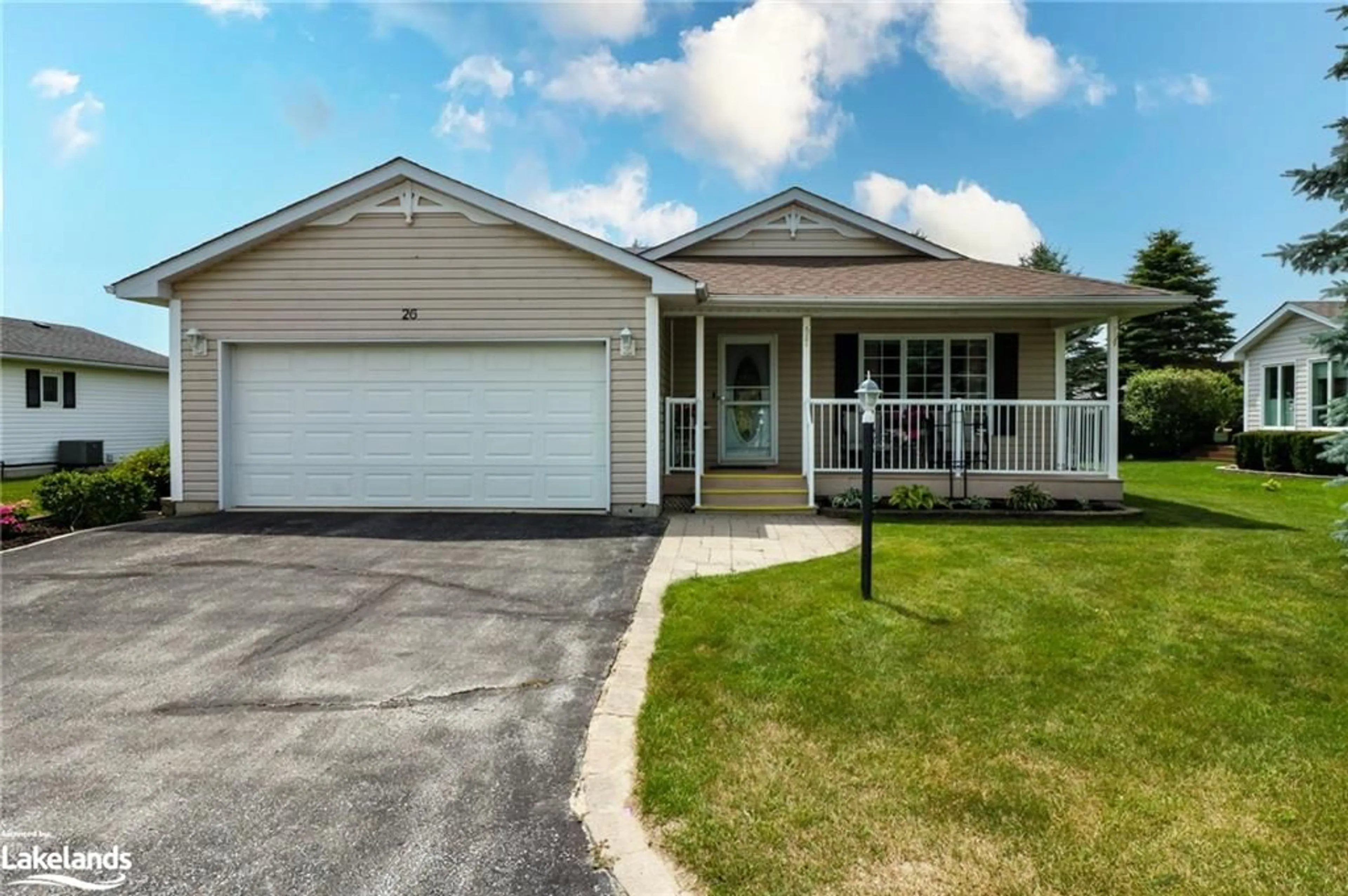 Frontside or backside of a home, cottage for 26 Pennsylvania Ave, Wasaga Beach Ontario L9Z 3A8