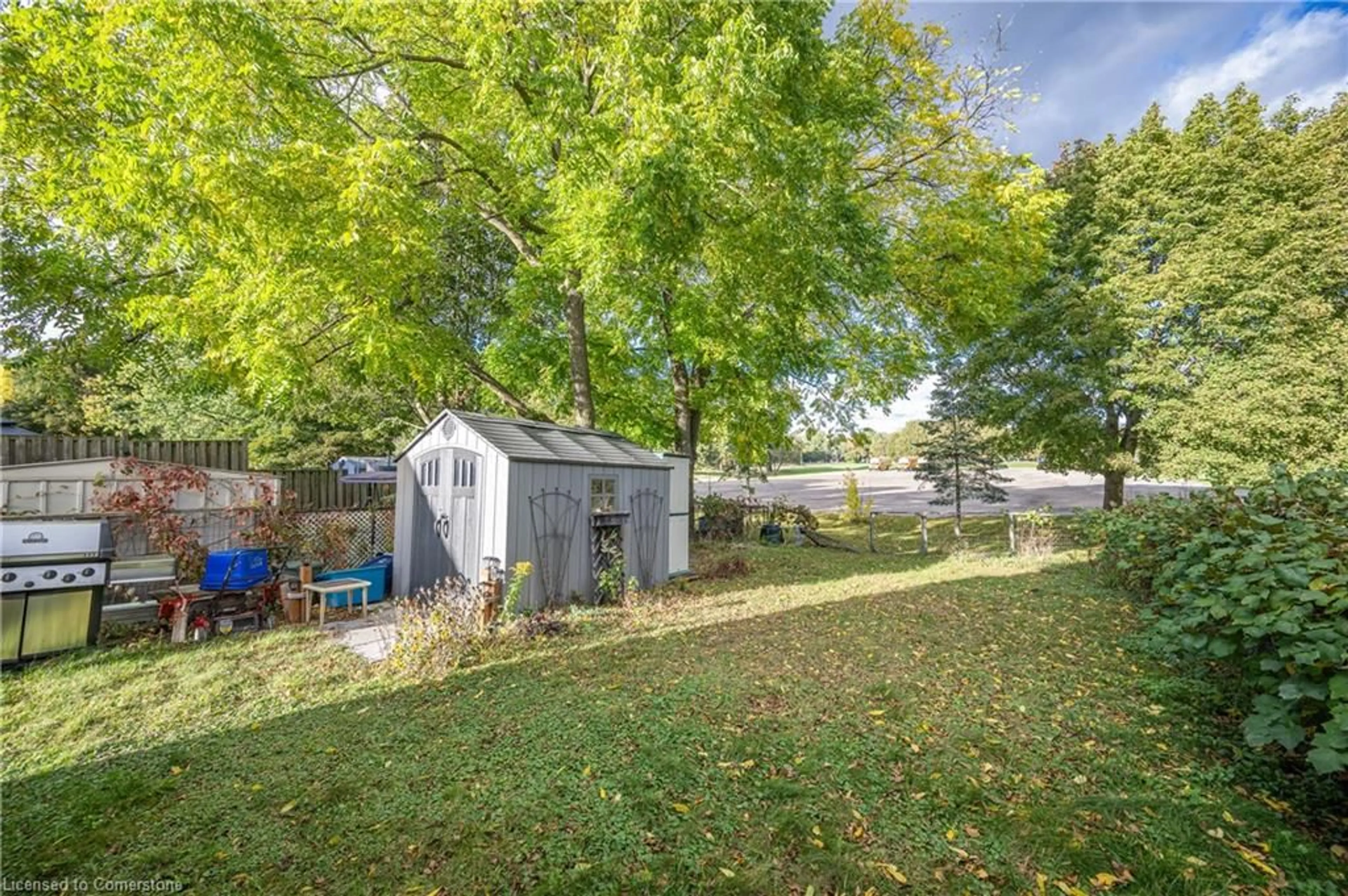 Shed for 428B Dunvegan Dr, Waterloo Ontario N2K 2C7