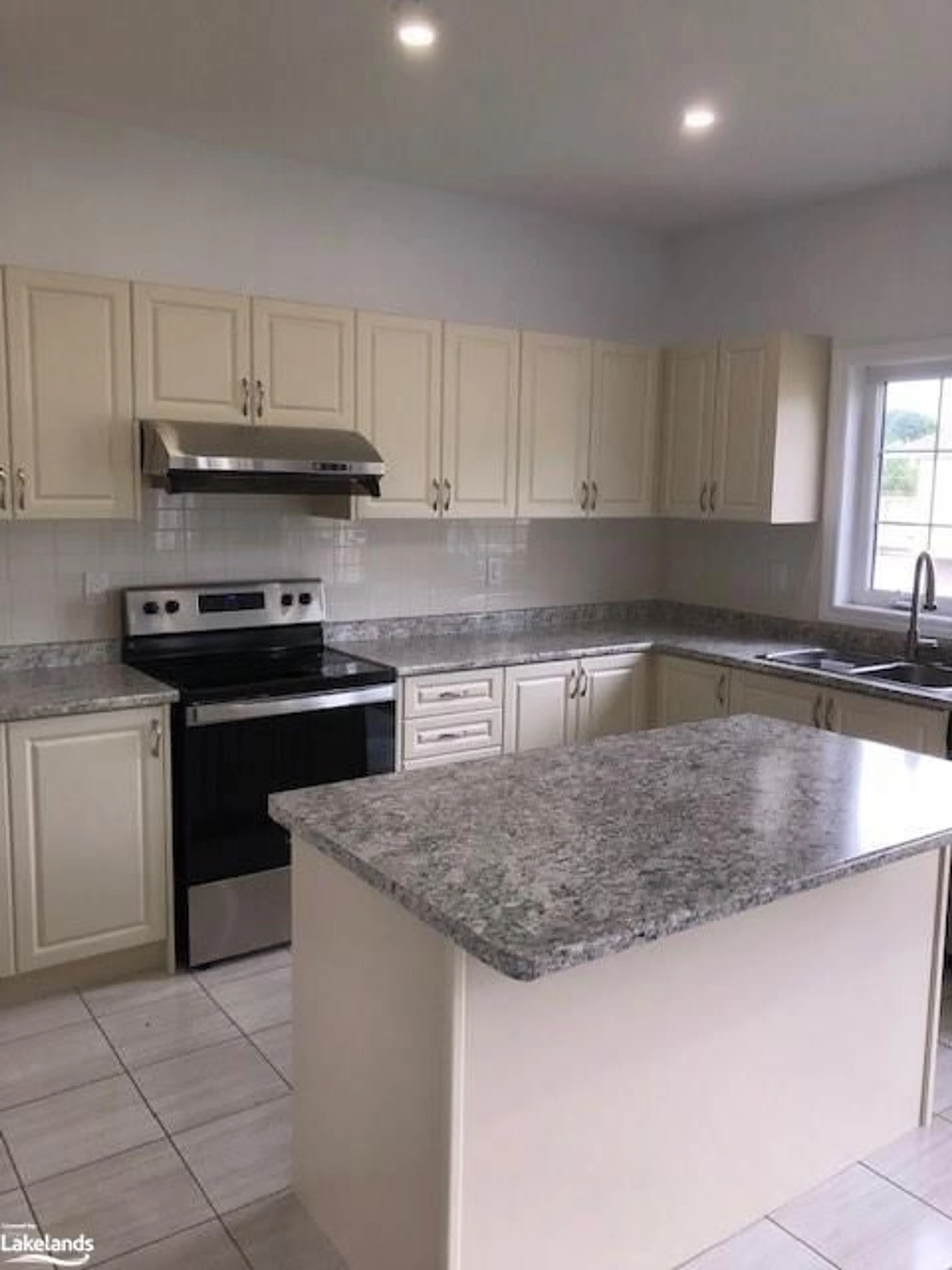 Open concept kitchen for 101 Werry Ave, Dundalk Ontario N0C 1B0