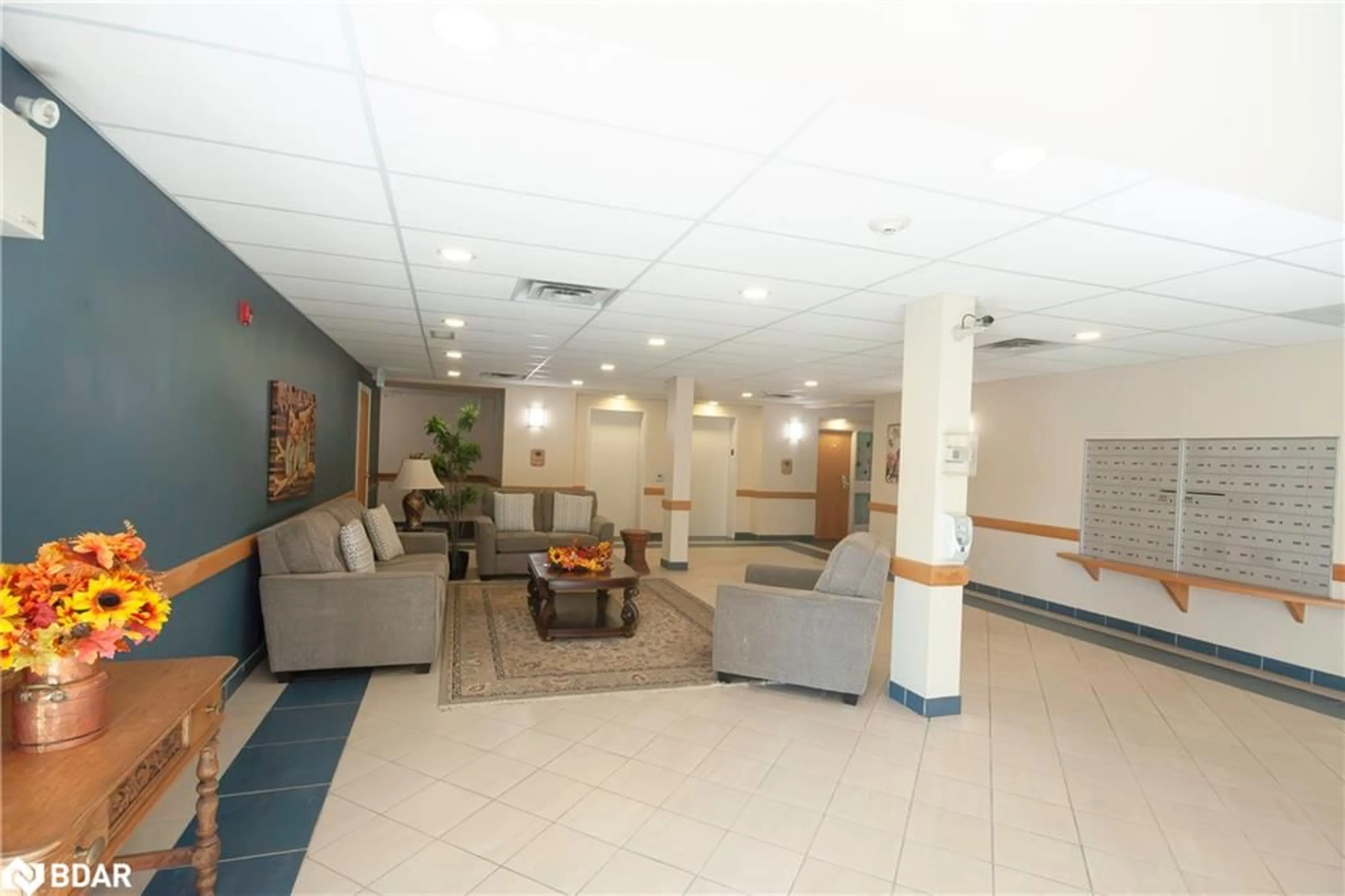 Indoor lobby for 90 Dean Ave #412, Barrie Ontario L4N 0M3