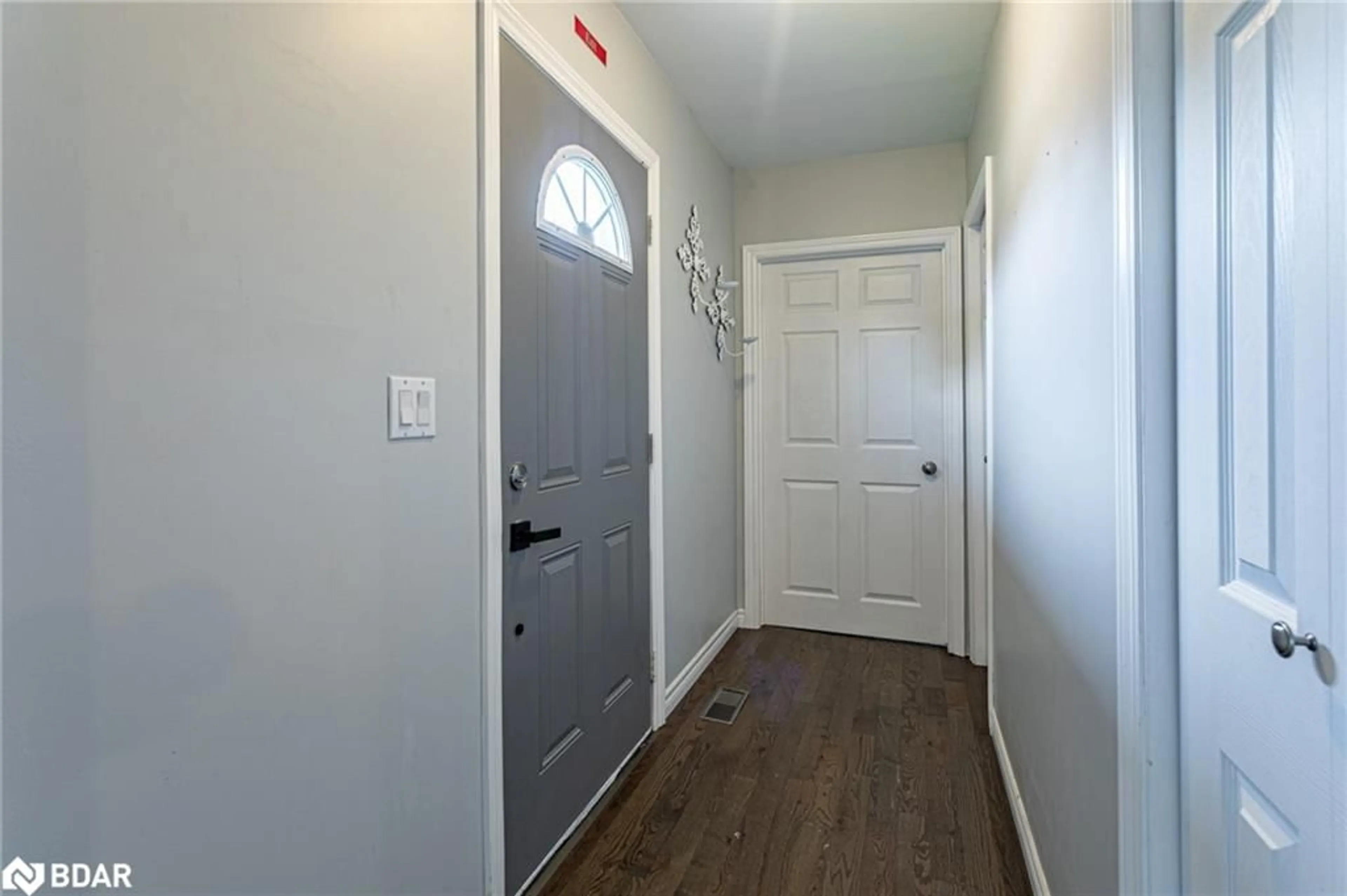 Indoor entryway, wood floors for 45 Wellington St, Port Burwell Ontario N0J 1T0