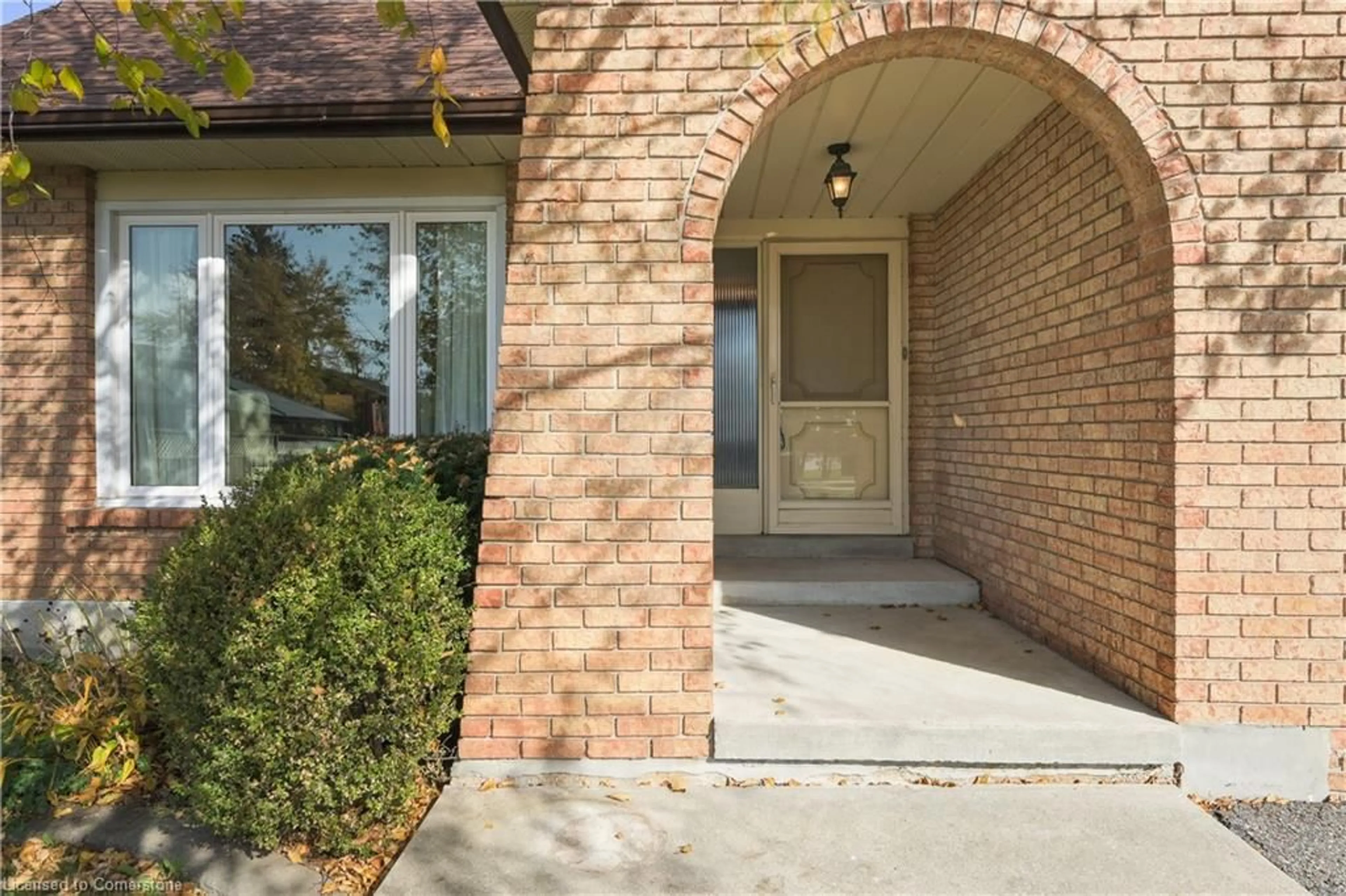 Home with brick exterior material for 384 Centre St, Brampton Ontario L6V 3L6