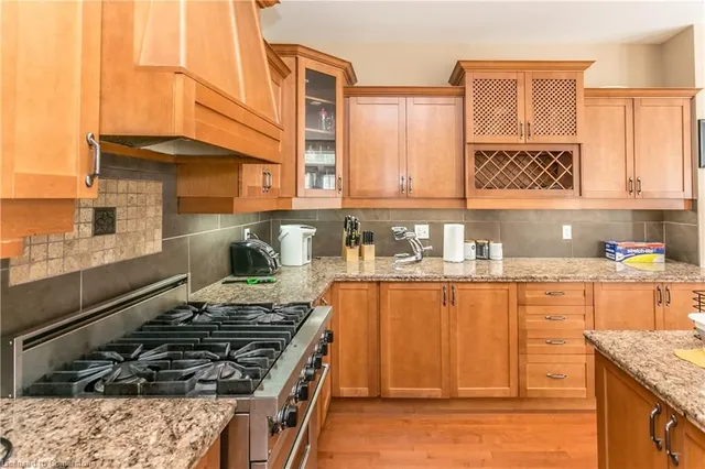 Additional property image - 8 Playfair Crt
