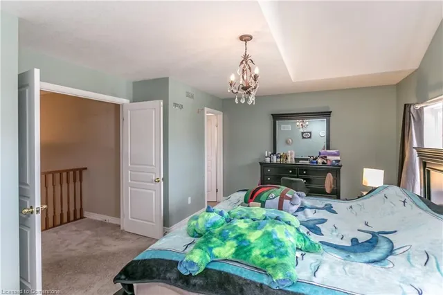 Additional property image - 8 Playfair Crt