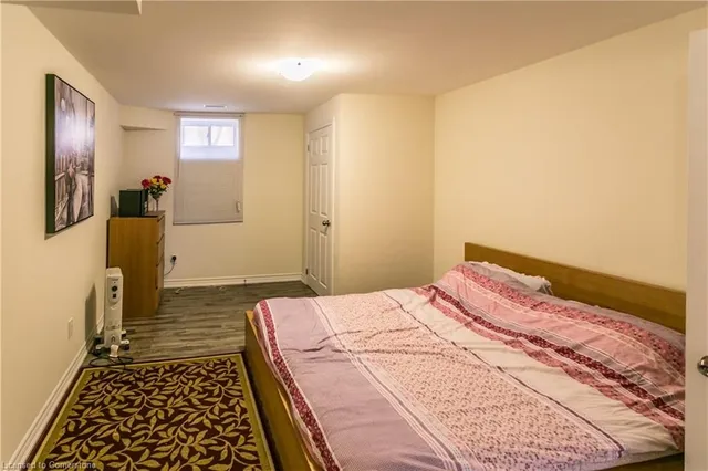 Additional property image - 8 Playfair Crt