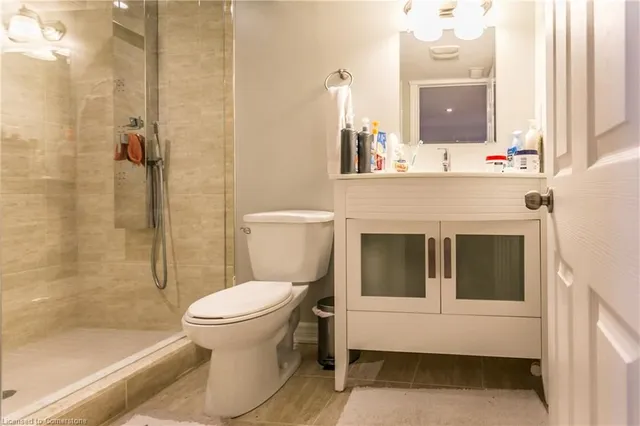 Additional property image - 8 Playfair Crt