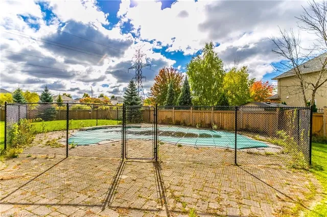 Additional property image - 8 Playfair Crt