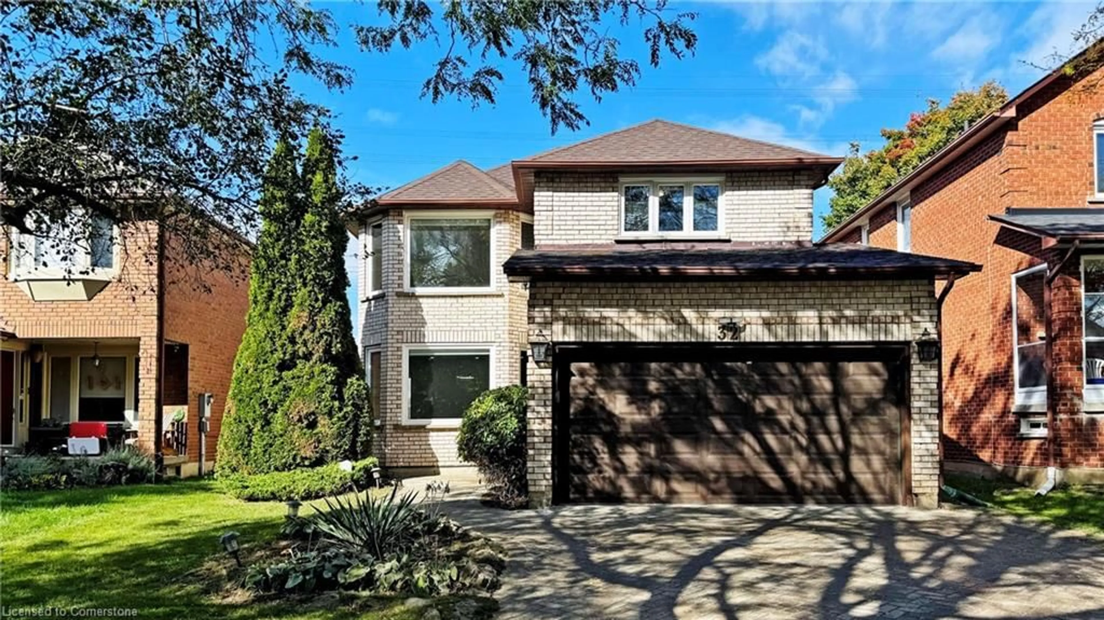 Home with brick exterior material for 32 Parklawn Cres, Markham Ontario L3T 6W8