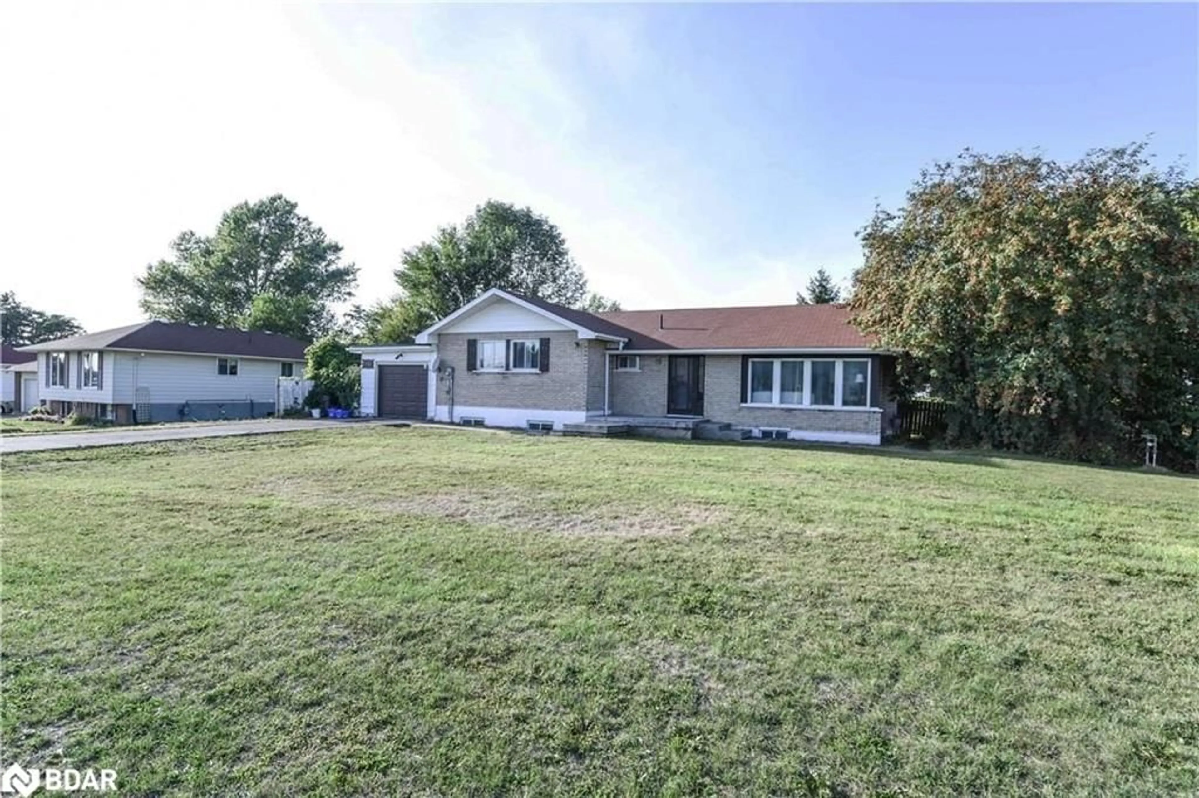 Frontside or backside of a home, cottage for 2146 Innisfil Beach Rd, Innisfil Ontario L9S 4B9