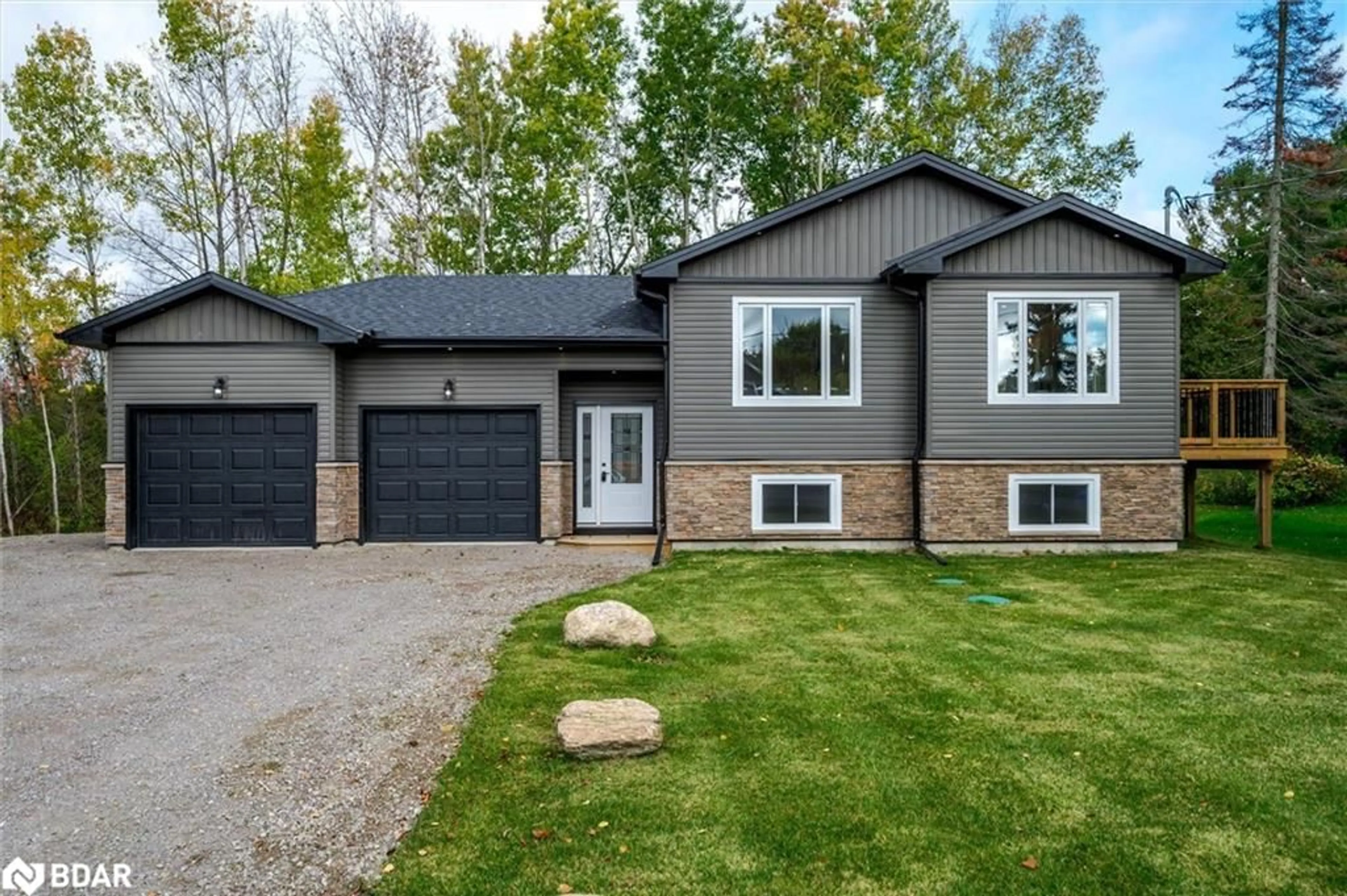 Frontside or backside of a home, cottage for 644 Skyline Rd, Ennismore Township Ontario K0L 1T0