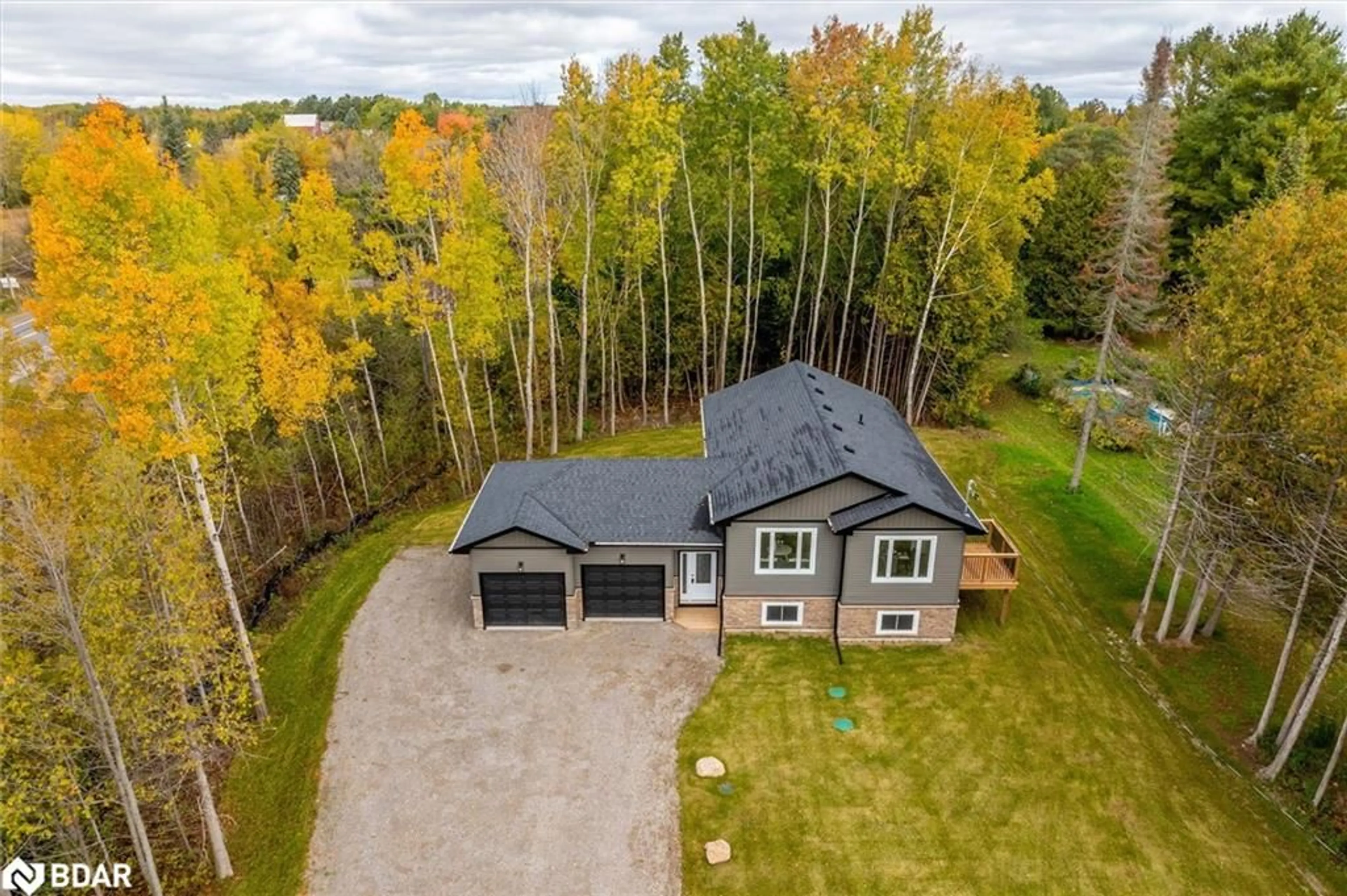 Frontside or backside of a home, cottage for 644 Skyline Rd, Ennismore Township Ontario K0L 1T0