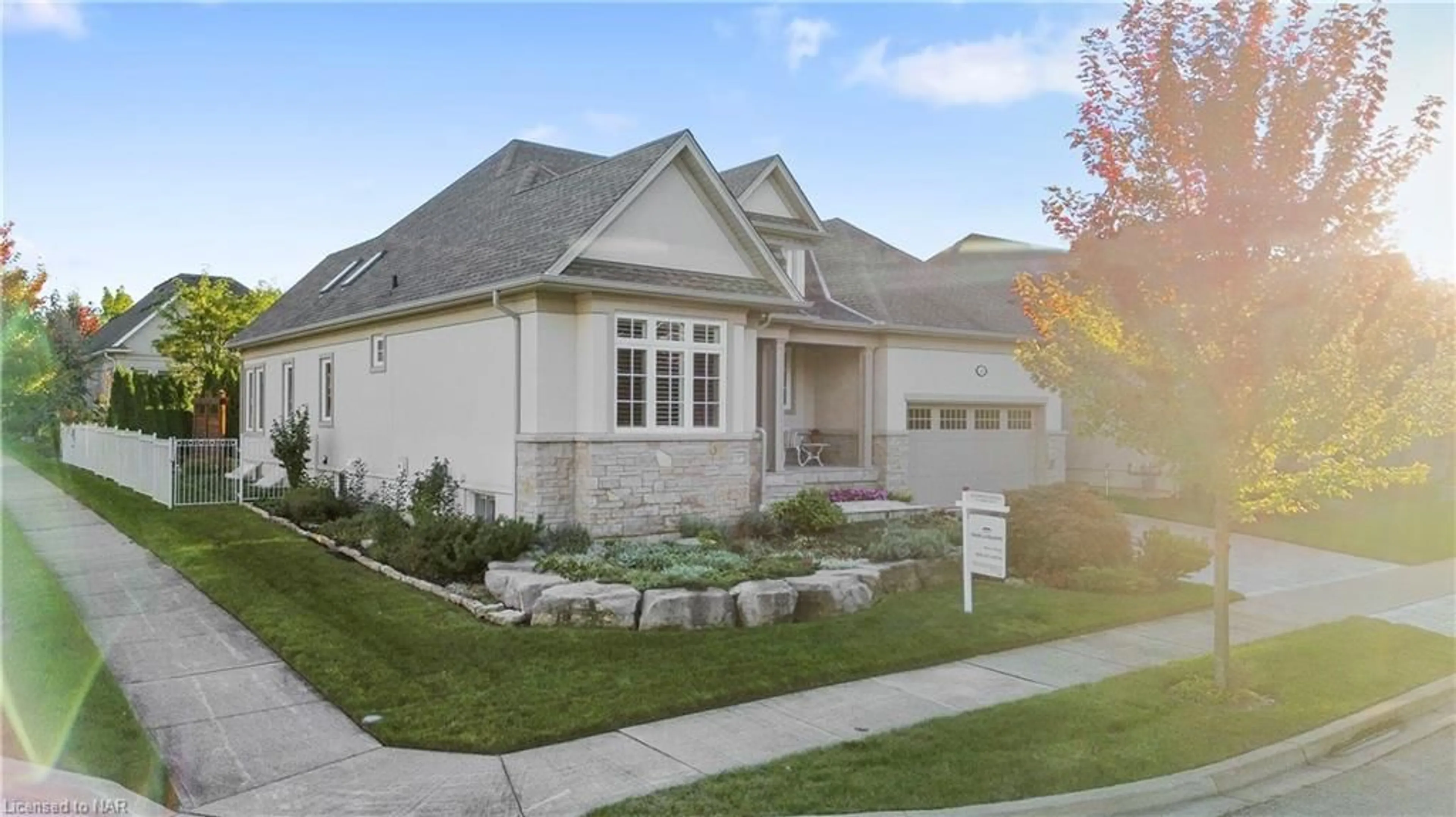 Frontside or backside of a home, cottage for 44 Stoneridge Crescent, Niagara-on-the-Lake Ontario L0S 1J1