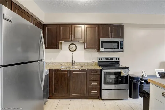 Additional property image - 886 Golf Links Rd Unit 104