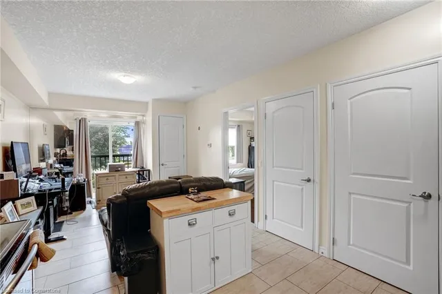 Additional property image - 886 Golf Links Rd Unit 104
