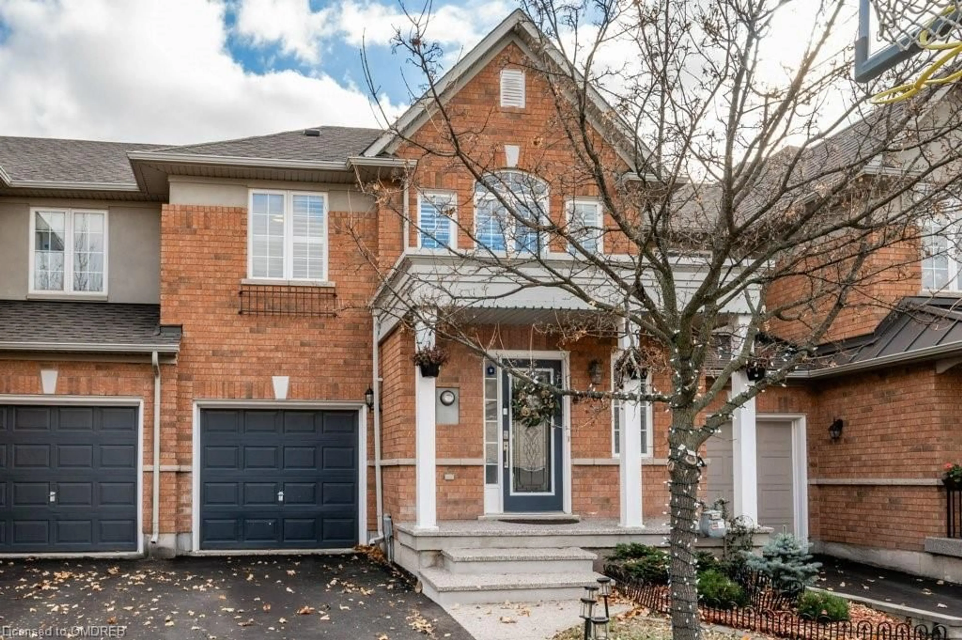 Home with brick exterior material for 2406 Sequoia Way, Oakville Ontario L6M 4Z7