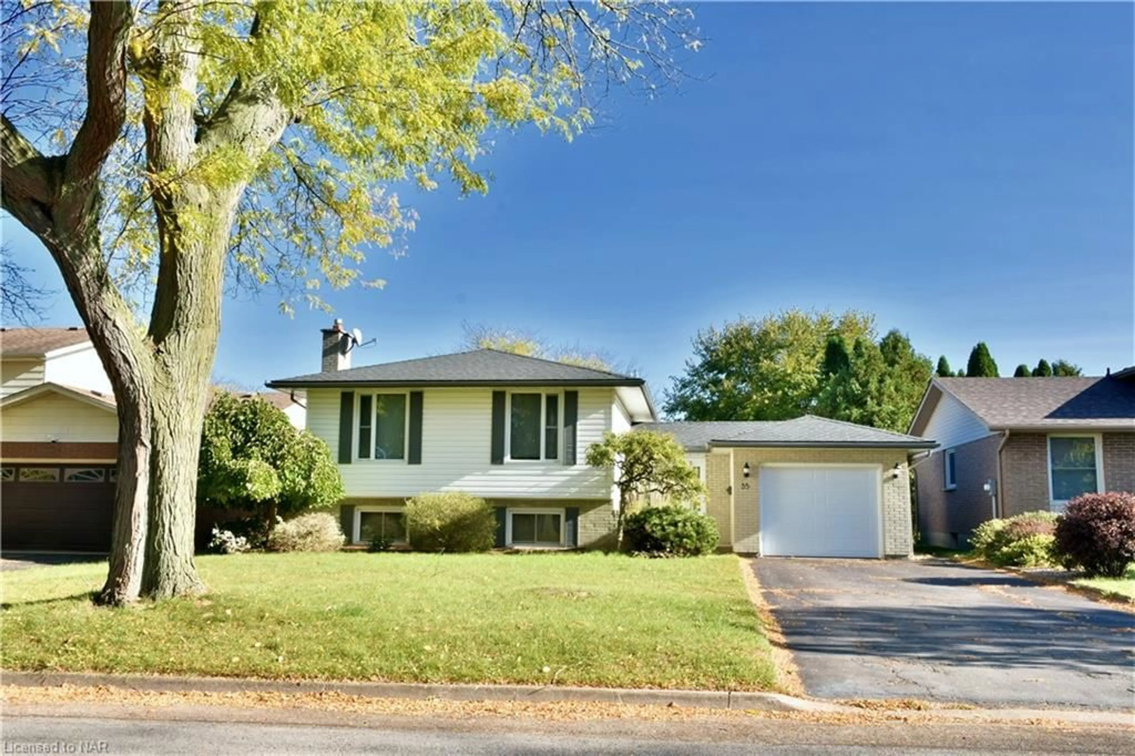 Frontside or backside of a home, cottage for 35 Ziraldo Rd, St. Catharines Ontario L2N 6S7