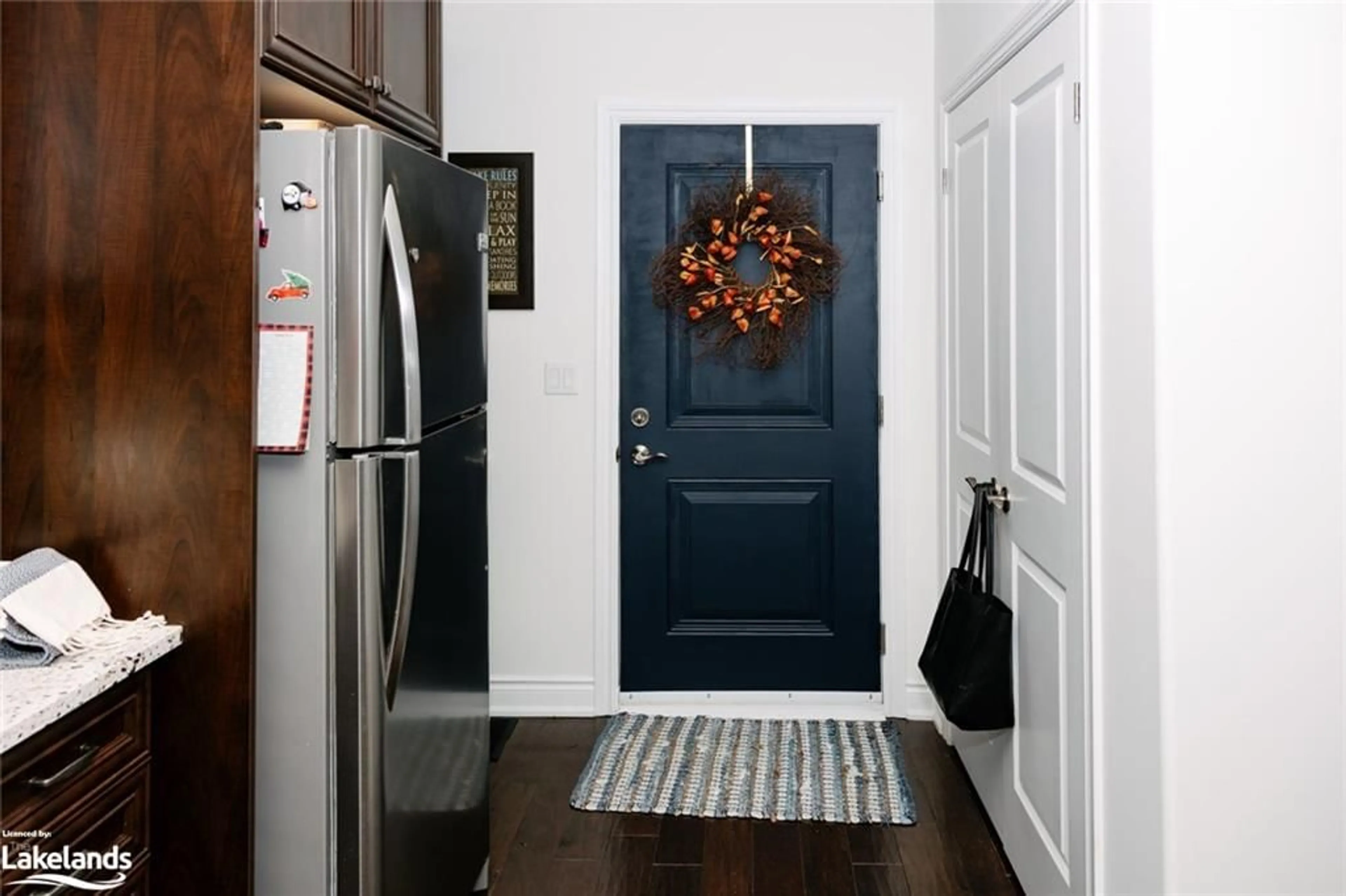 Indoor entryway, wood floors for 68 Webb Cir #13, Haliburton Ontario K0M 1S0