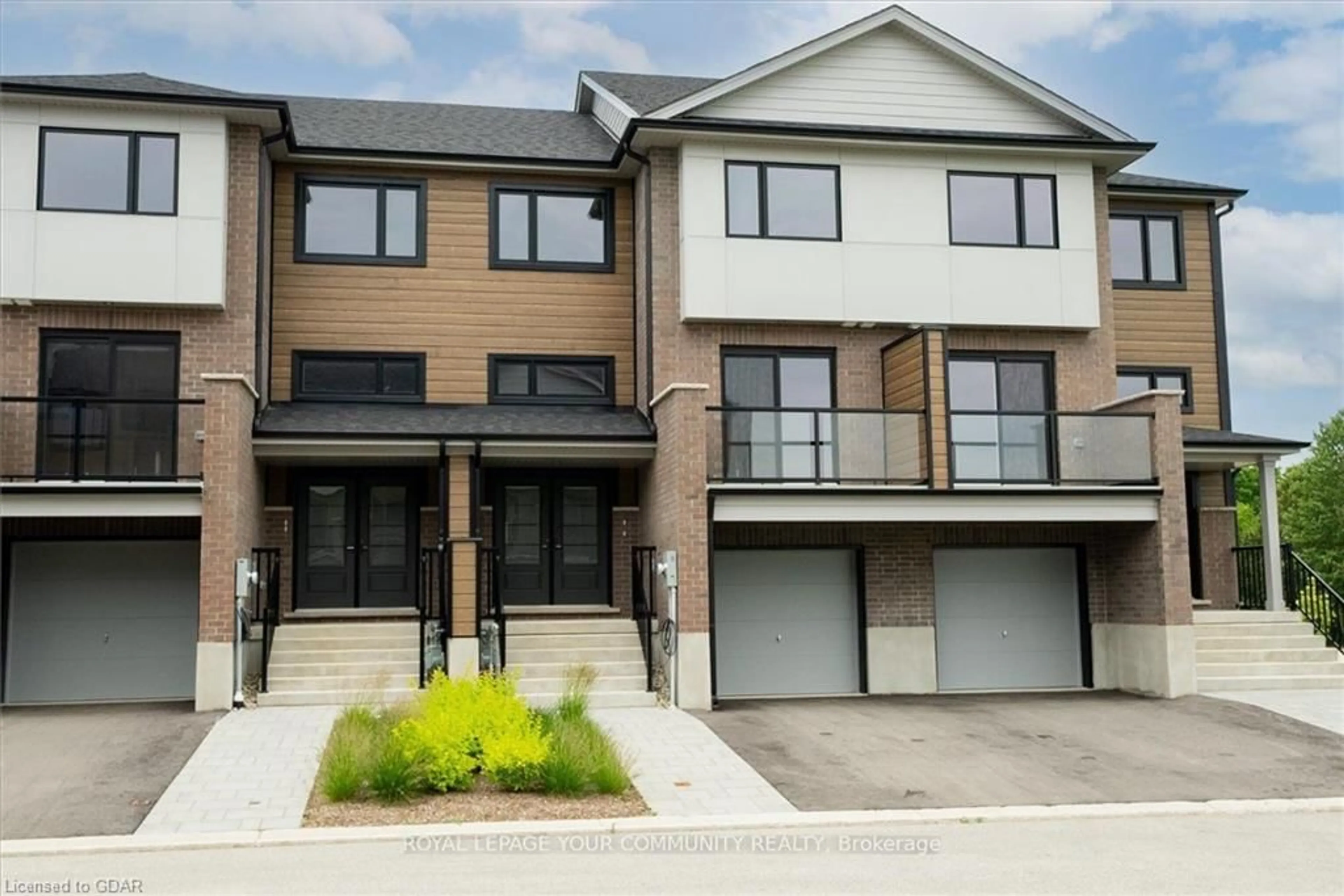 A pic from exterior of the house or condo, the front or back of building for 182 Bridge Cres #4, Palmerston Ontario N0G 2P0