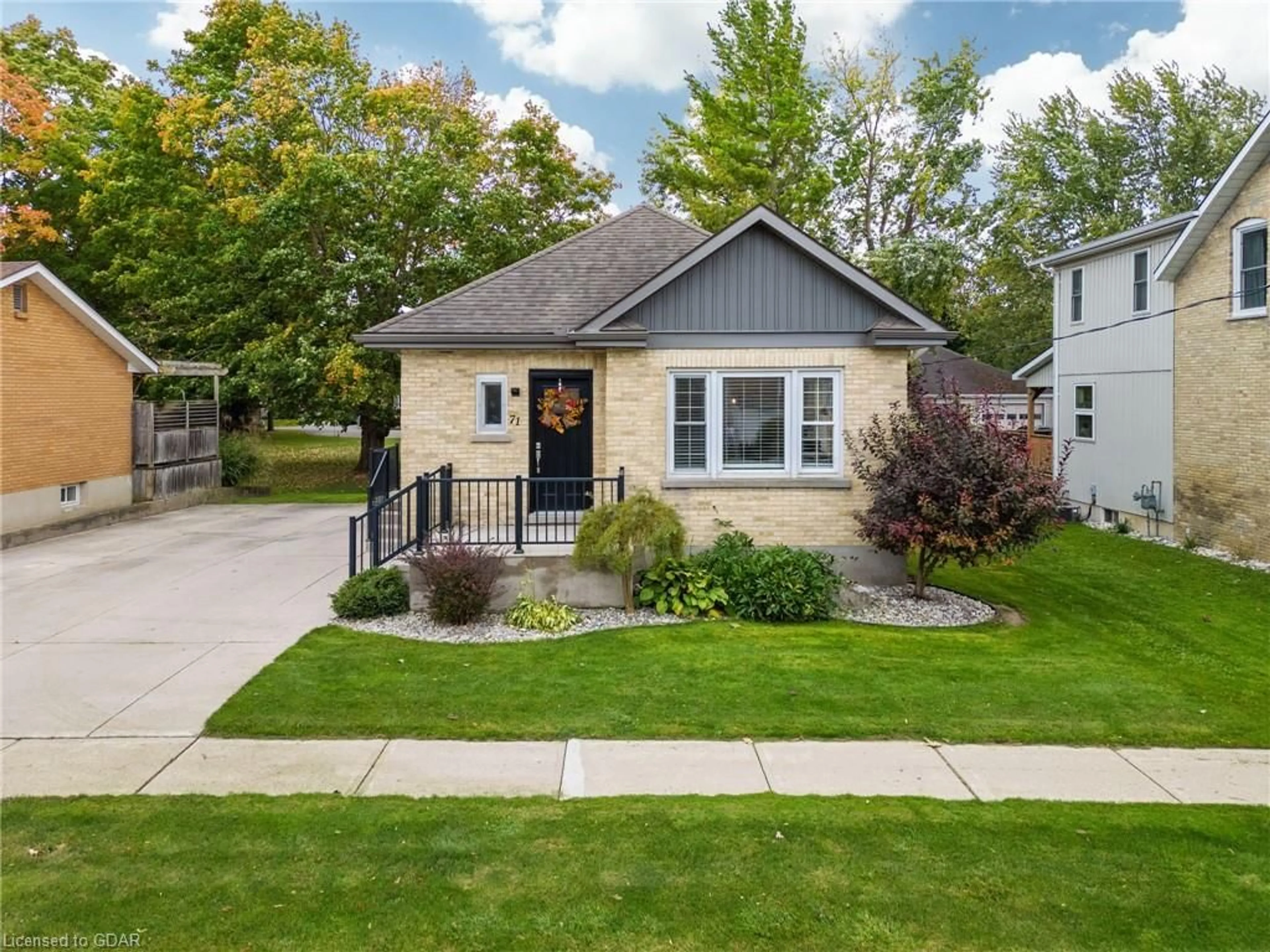 Frontside or backside of a home, cottage for 71 John St, Exeter Ontario N0M 1S2