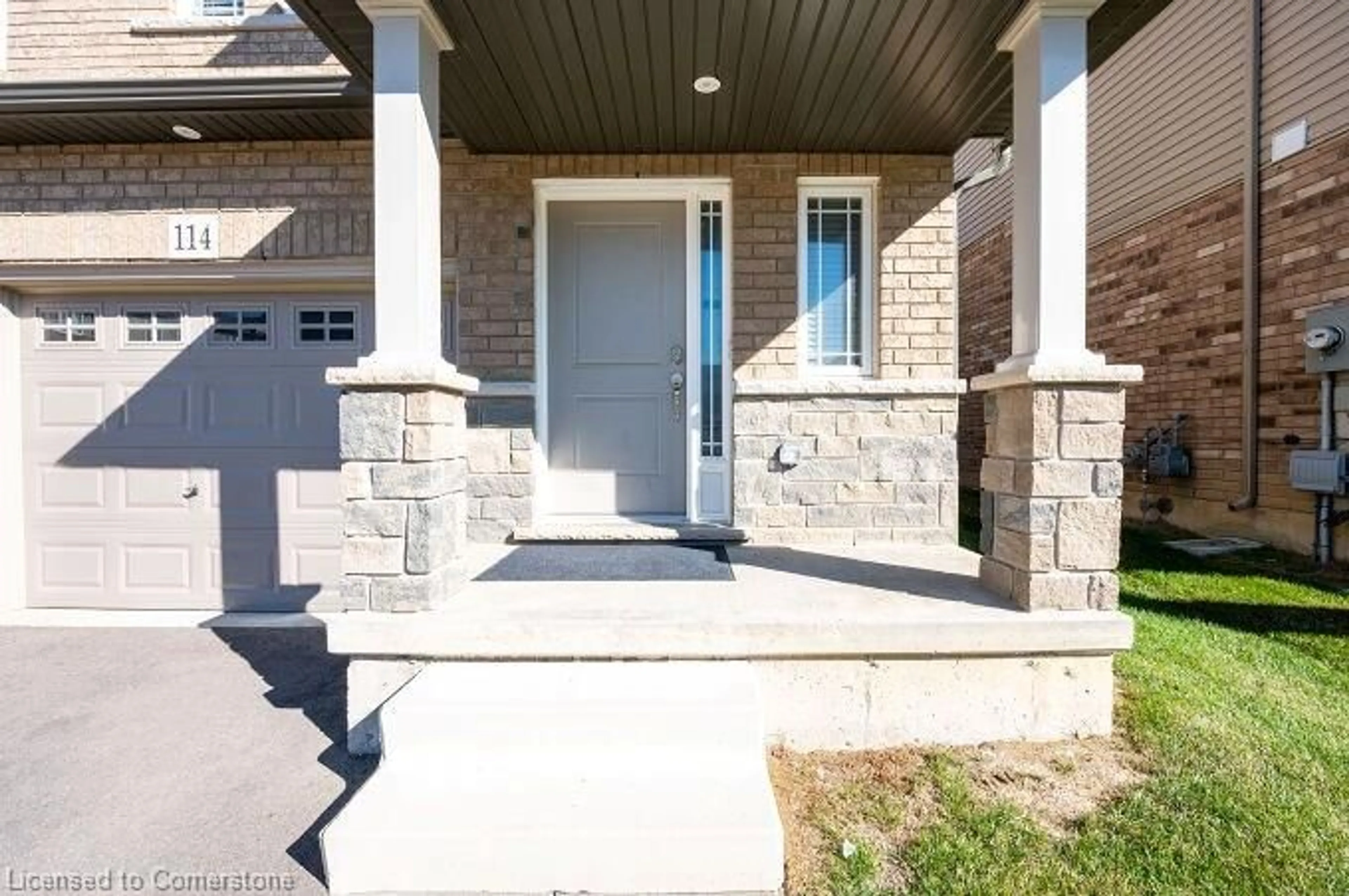 Home with brick exterior material for 114 Laguna Village Cres, Hamilton Ontario L5B 4B1