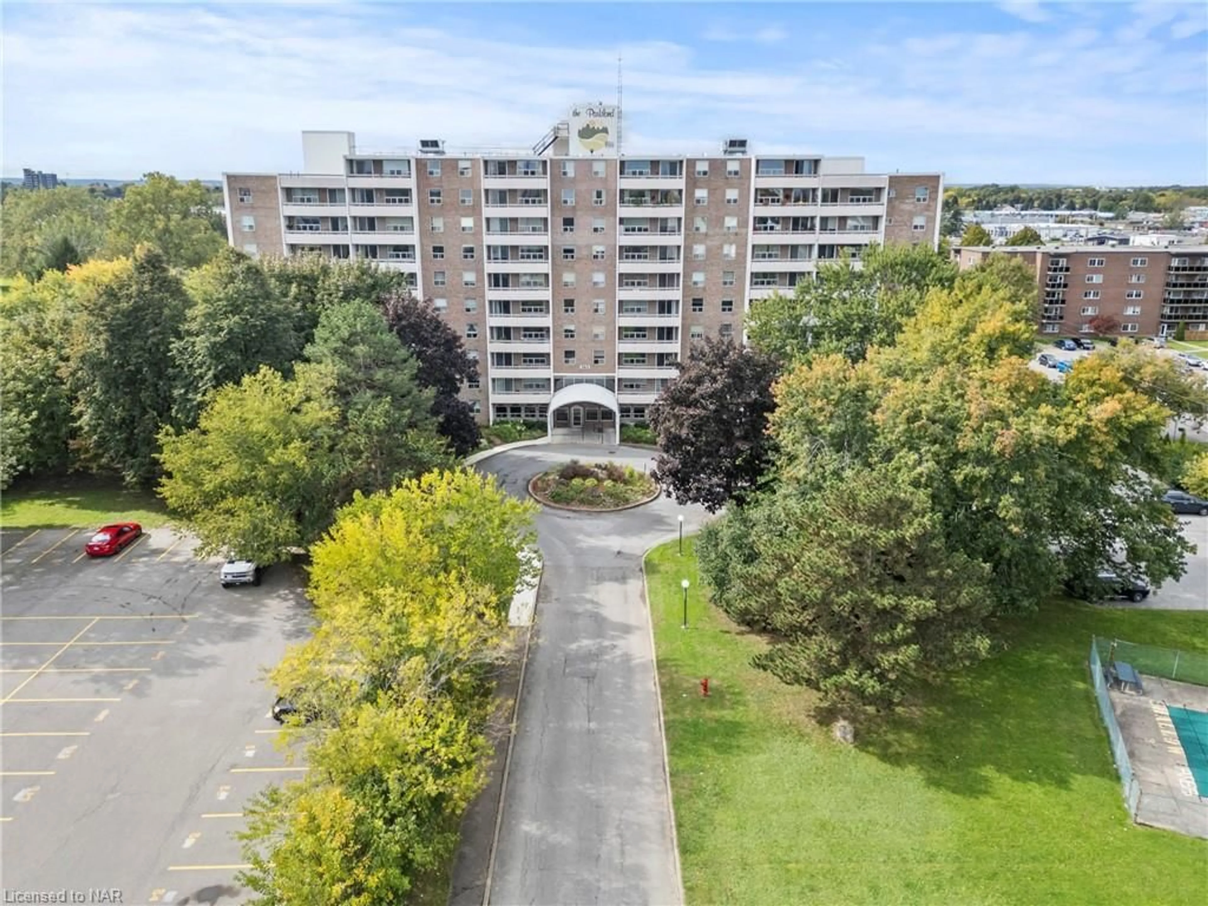 A pic from exterior of the house or condo, the front or back of building for 365 Geneva St #508, St. Catharines Ontario L2N 5S7