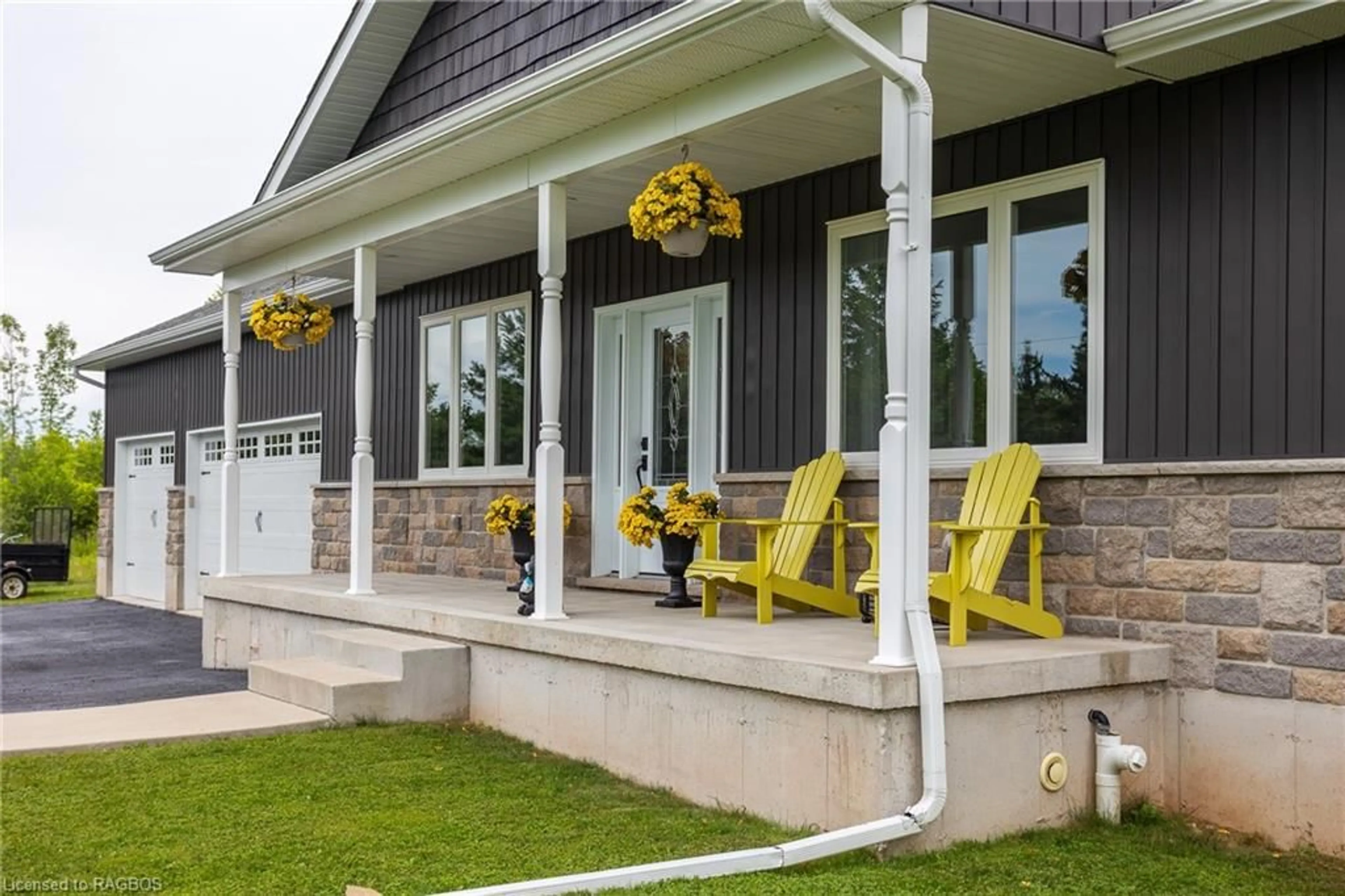 Patio, cottage for 350297 Concession A, Meaford Municipality Ontario N0H 1B0