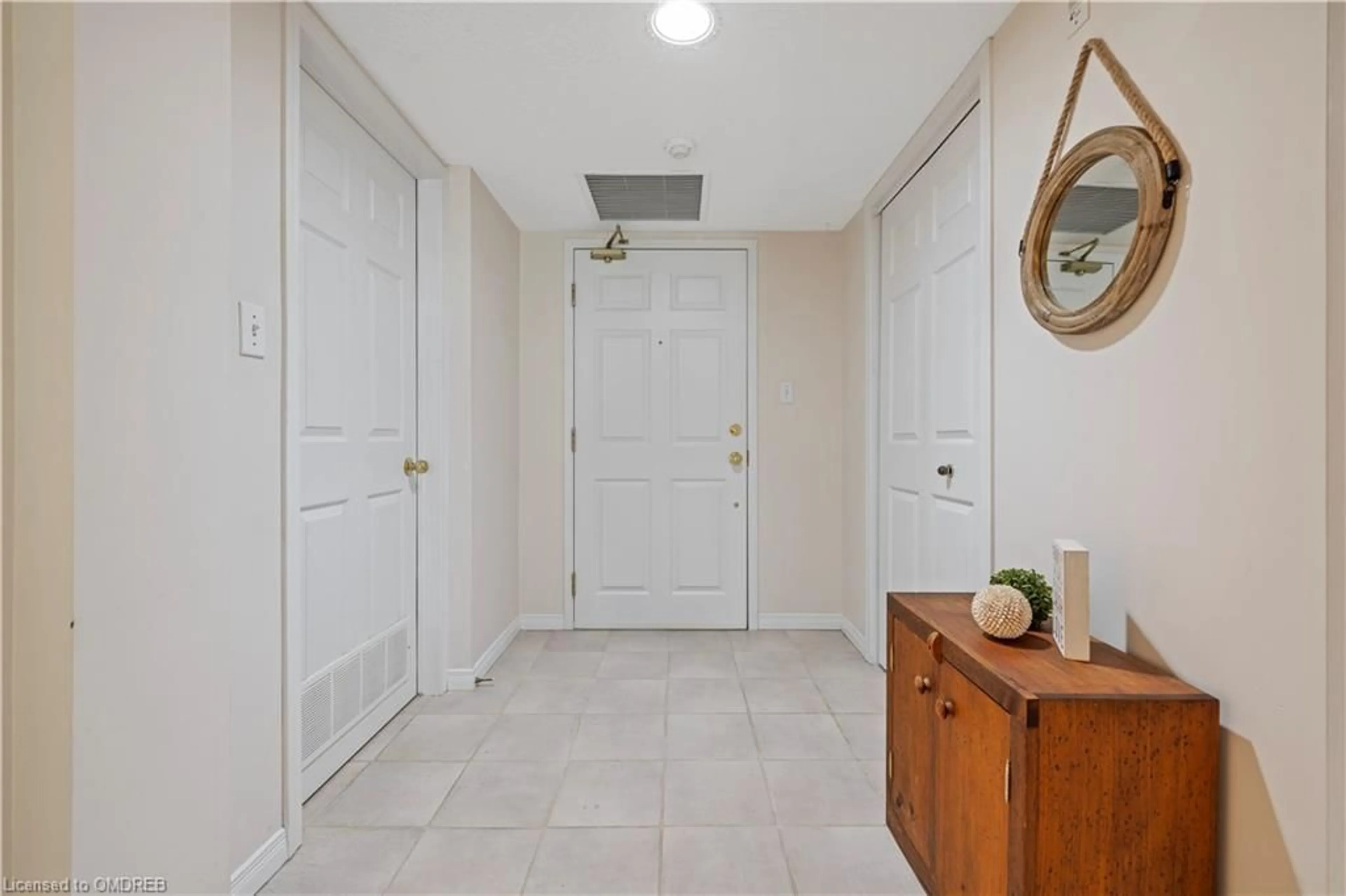 Indoor entryway, not visible floor for 216 Plains Rd #E108, Burlington Ontario L7T 4K8