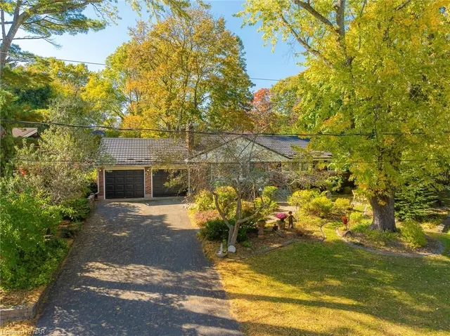18 Alan Cr, Fonthill 5