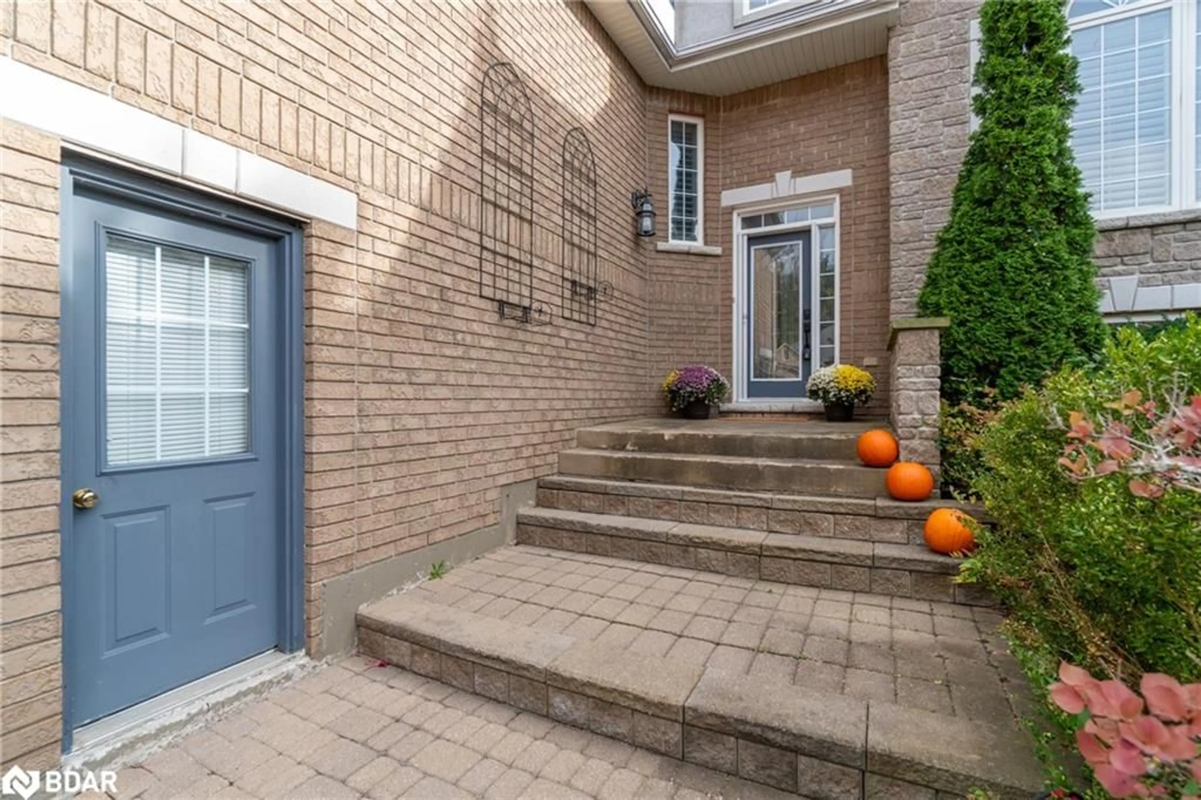 Home with brick exterior material for 107 Cumming Dr, Barrie Ontario L4N 0C6