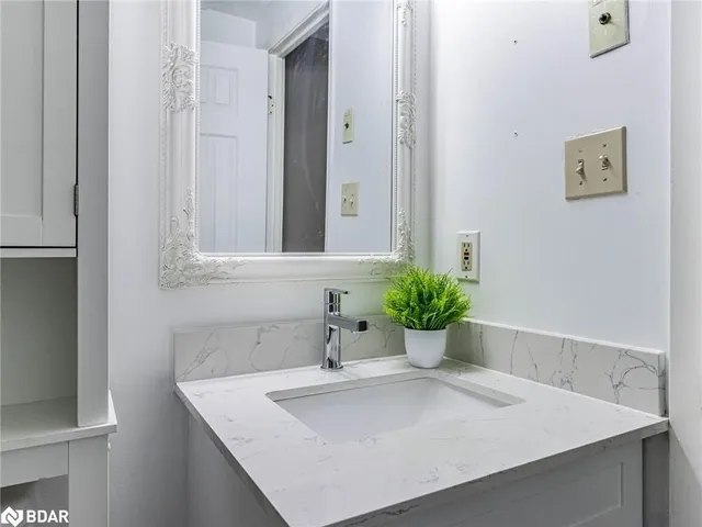 Additional property image - 36 James St Unit 303