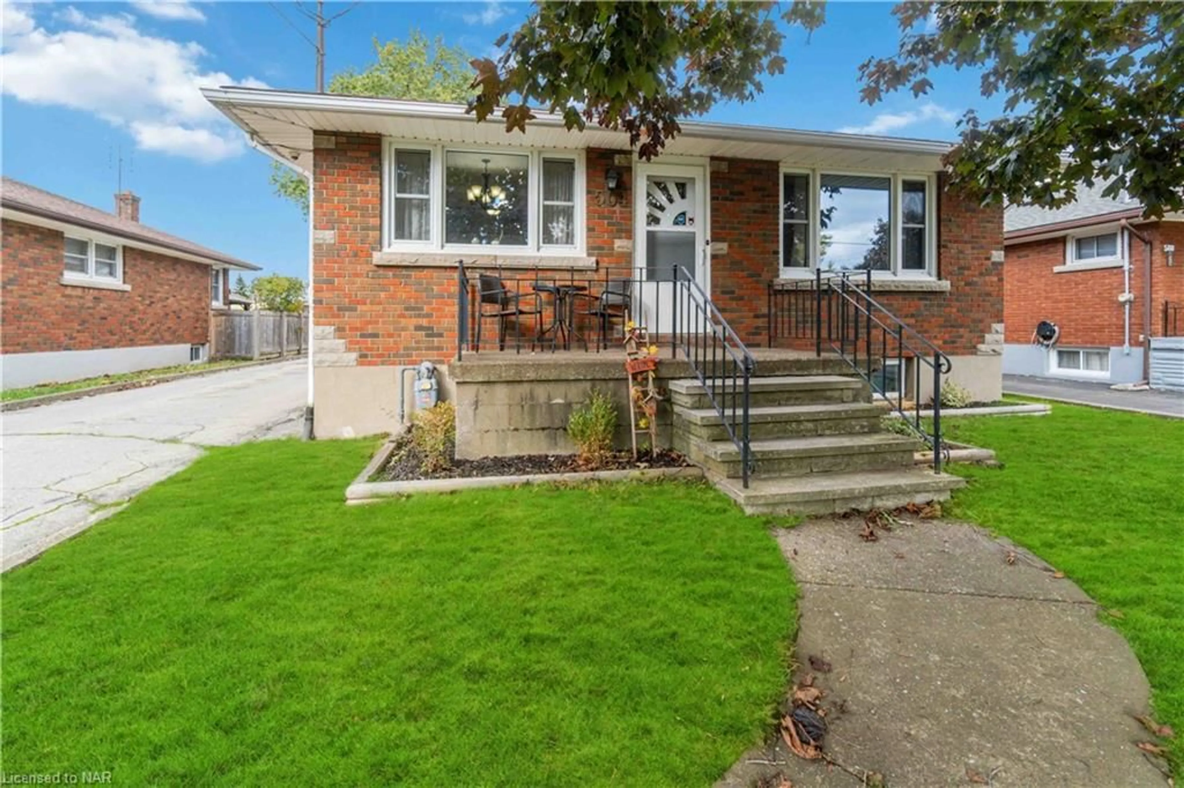 Home with brick exterior material for 504 Bell St, Port Colborne Ontario L3K 1K7