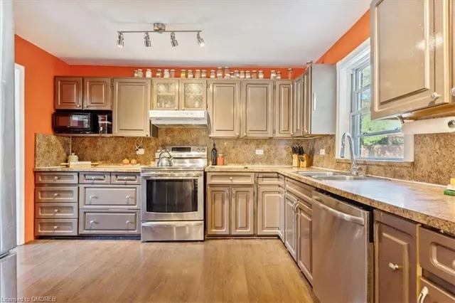 Additional property image - 2076 Churchill Ave