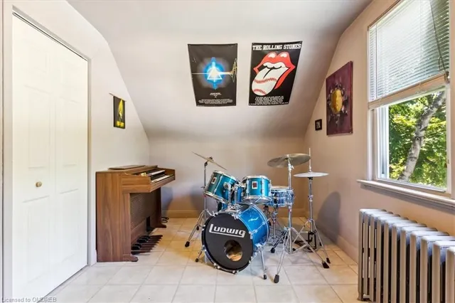 Additional property image - 2076 Churchill Ave