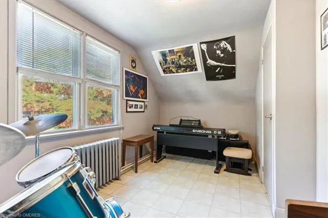 Additional property image - 2076 Churchill Ave