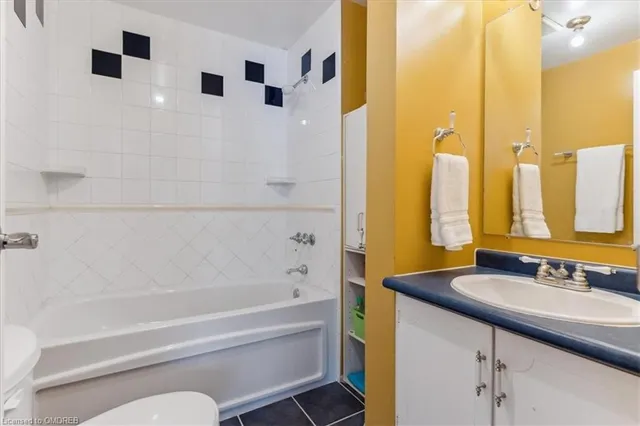 Additional property image - 2076 Churchill Ave