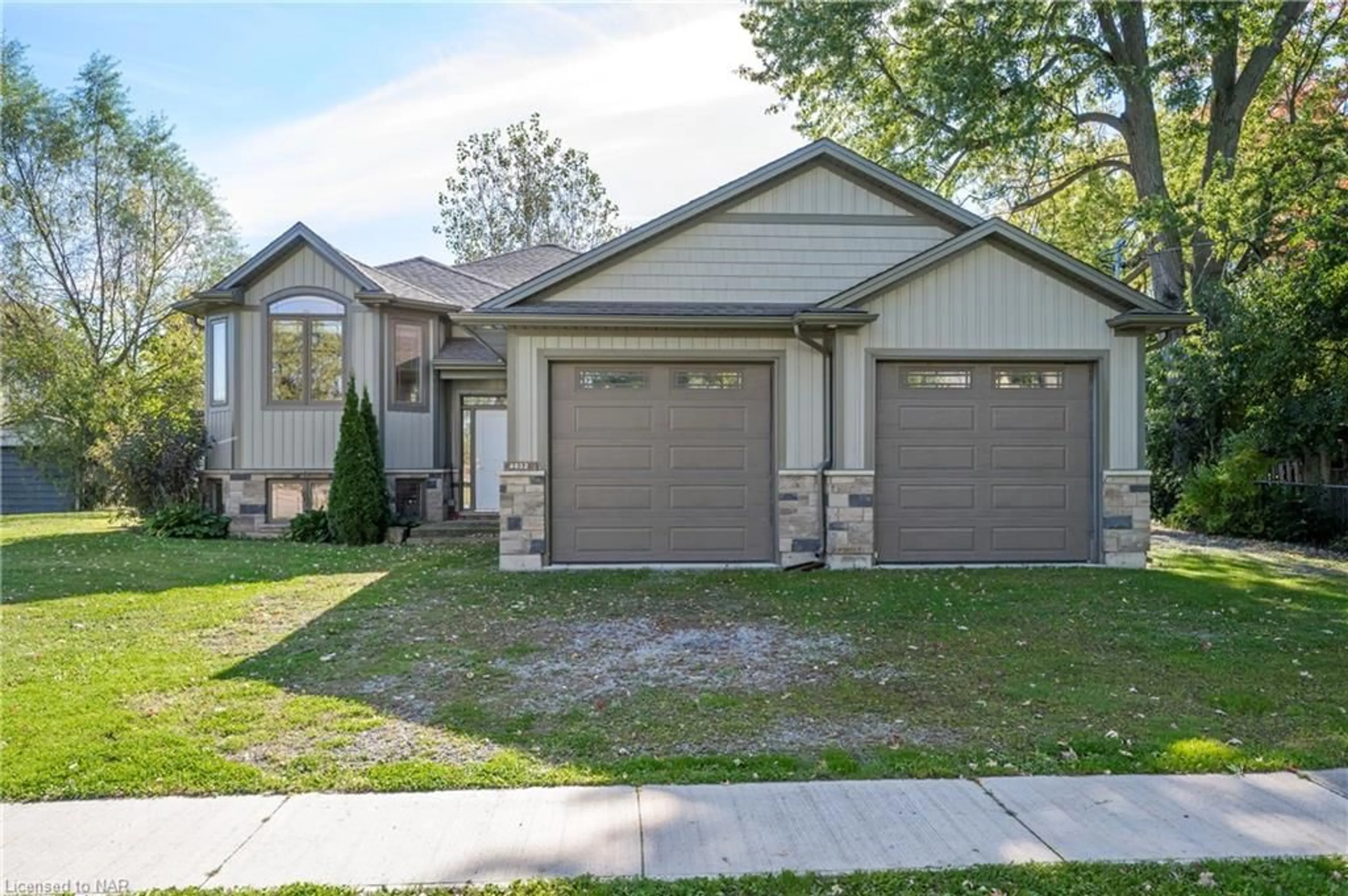 Frontside or backside of a home, cottage for 4032 Chippawa Pky, Niagara Falls Ontario L2G 6E4